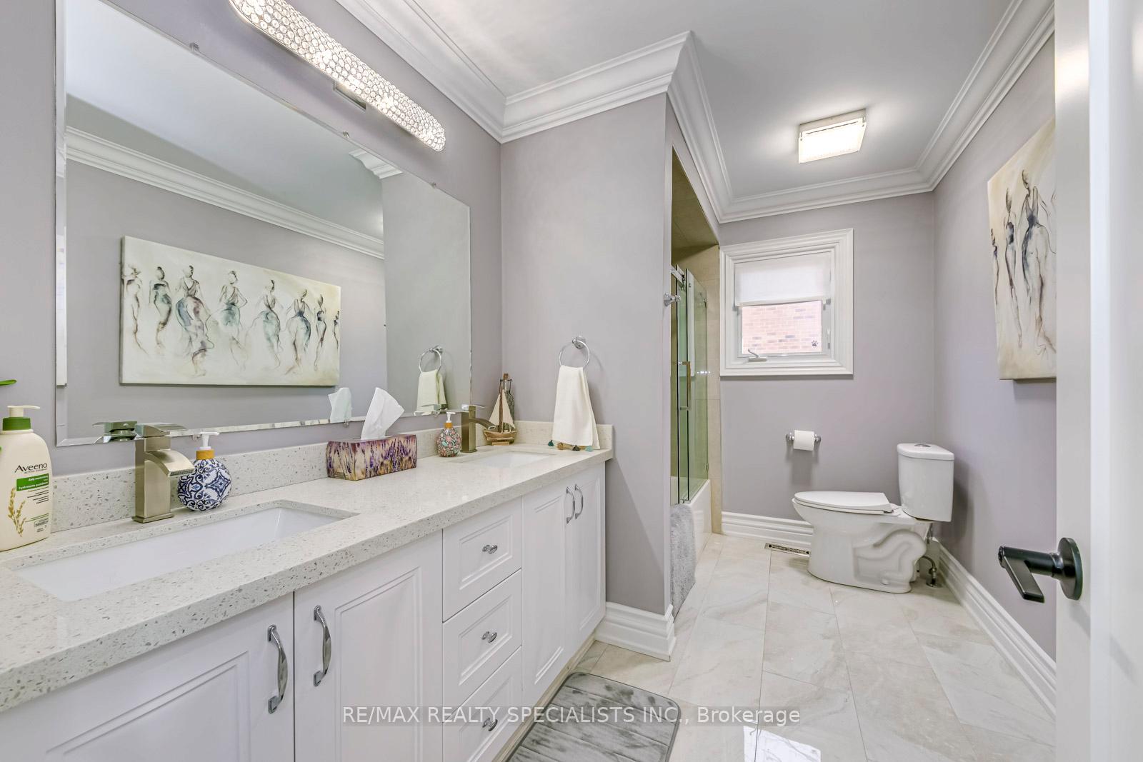 Photo 16 of 25 Inder Heights Drive, Brampton, Snelgrove — HOMEH