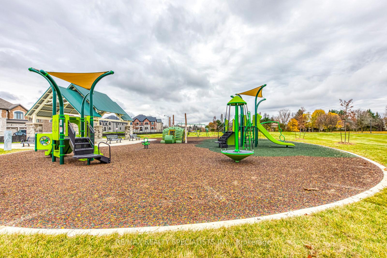 Photo 38 of 25 Inder Heights Drive, Brampton, Snelgrove — HOMEH