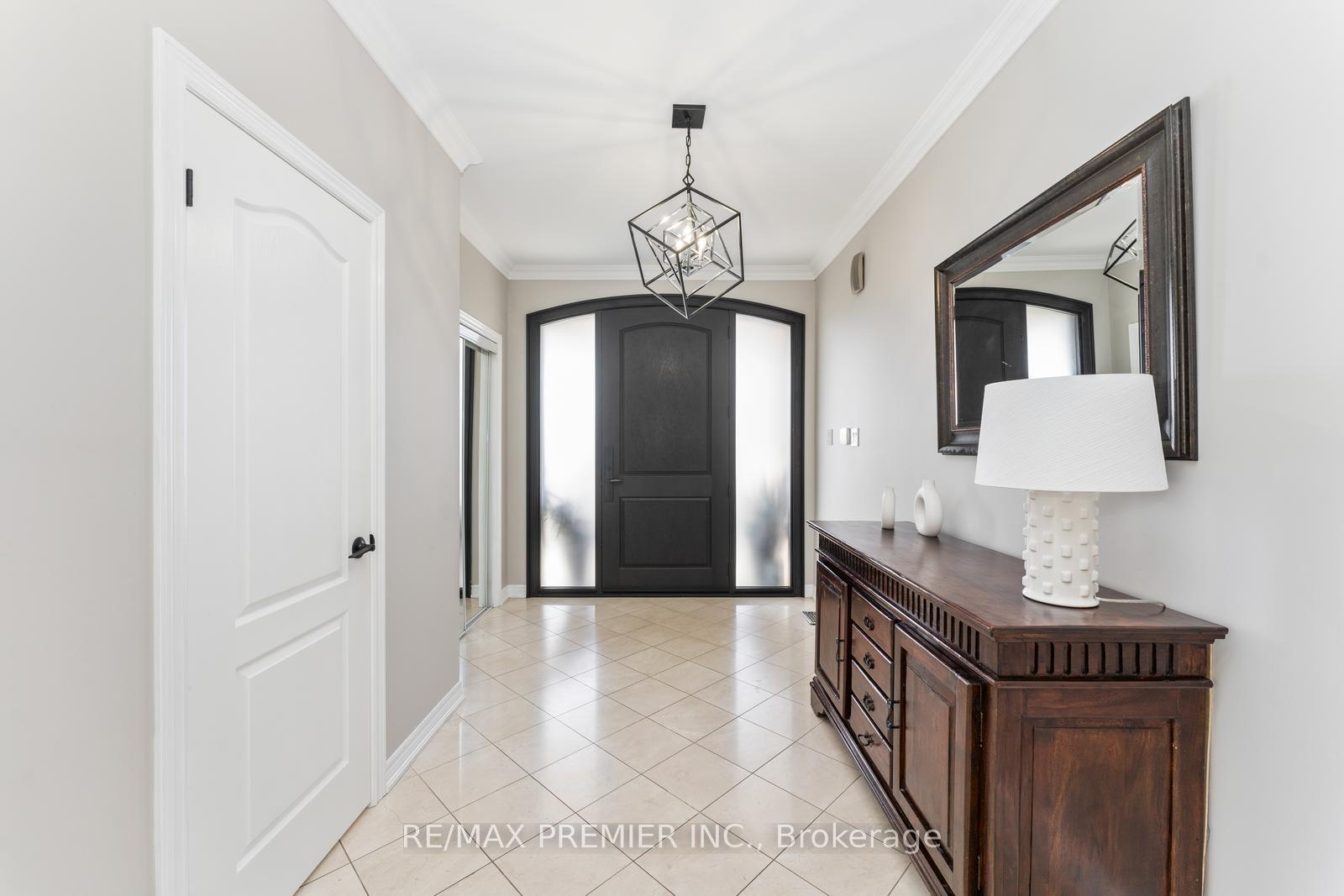 Photo 8 of 175 Trudeau Drive, Vaughan, Vellore Village — HOMEH