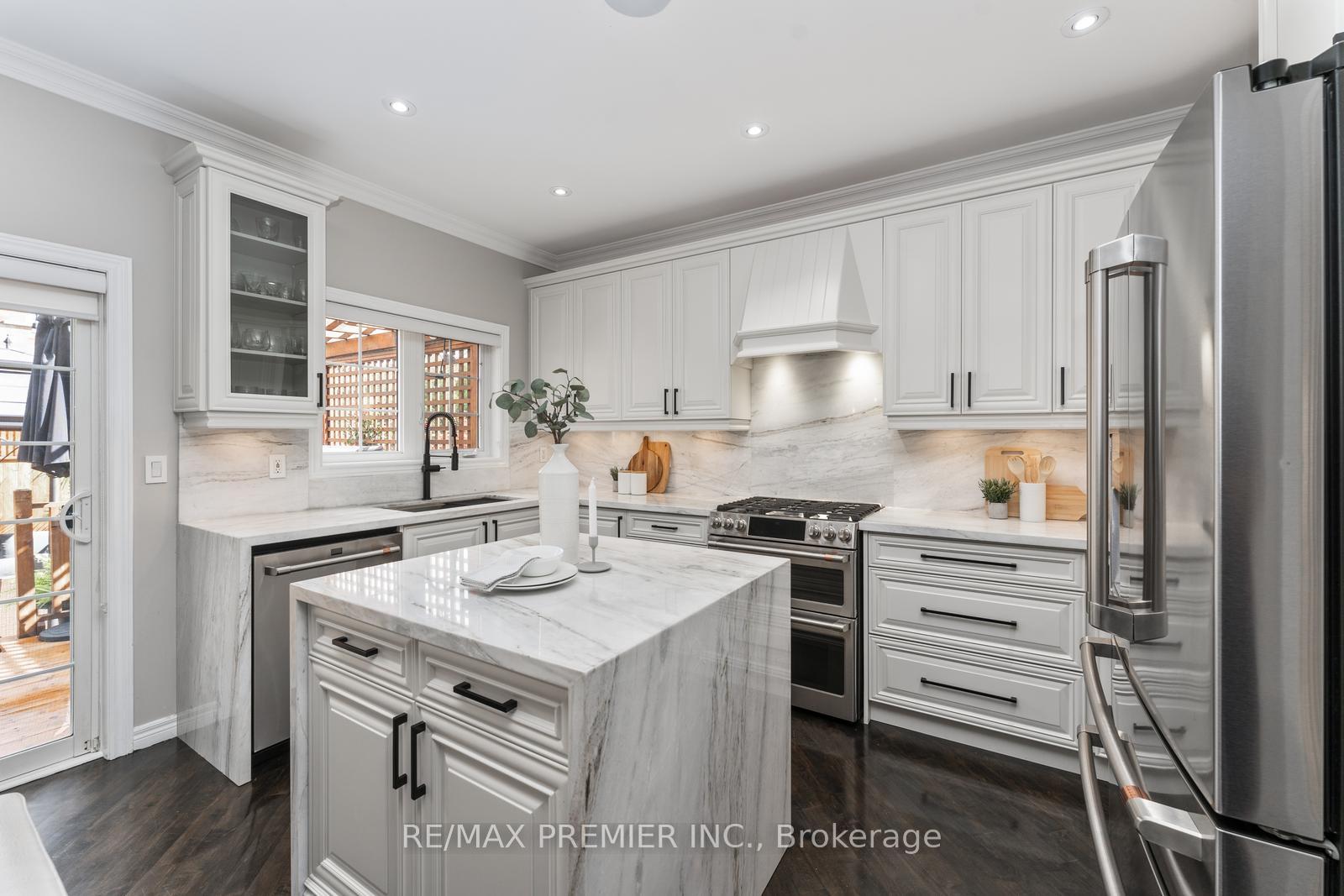 Photo 6 of 175 Trudeau Drive, Vaughan, Vellore Village — HOMEH