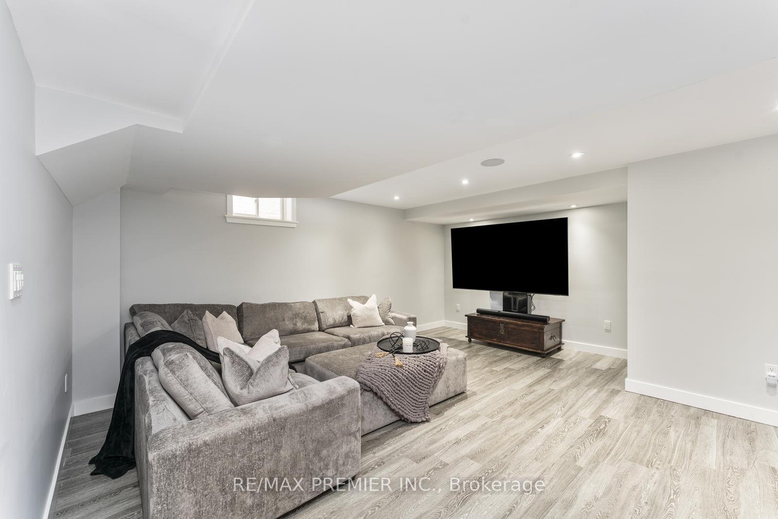 Photo 32 of 175 Trudeau Drive, Vaughan, Vellore Village — HOMEH