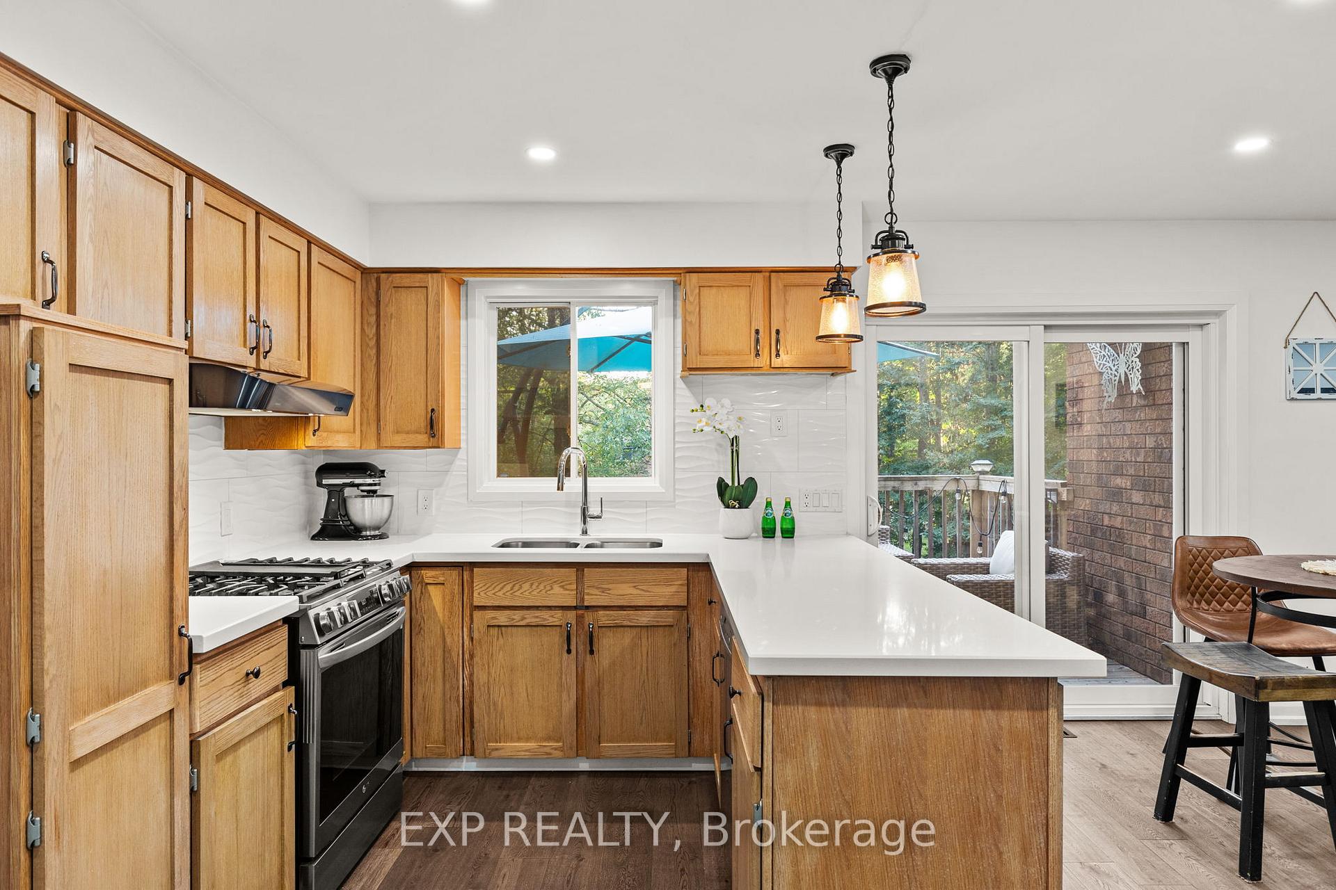 Photo 8 of 35 Pooles Road, Springwater, Midhurst — HOMEH