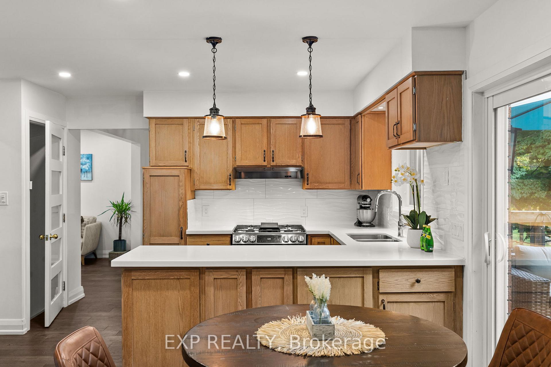 Photo 7 of 35 Pooles Road, Springwater, Midhurst — HOMEH