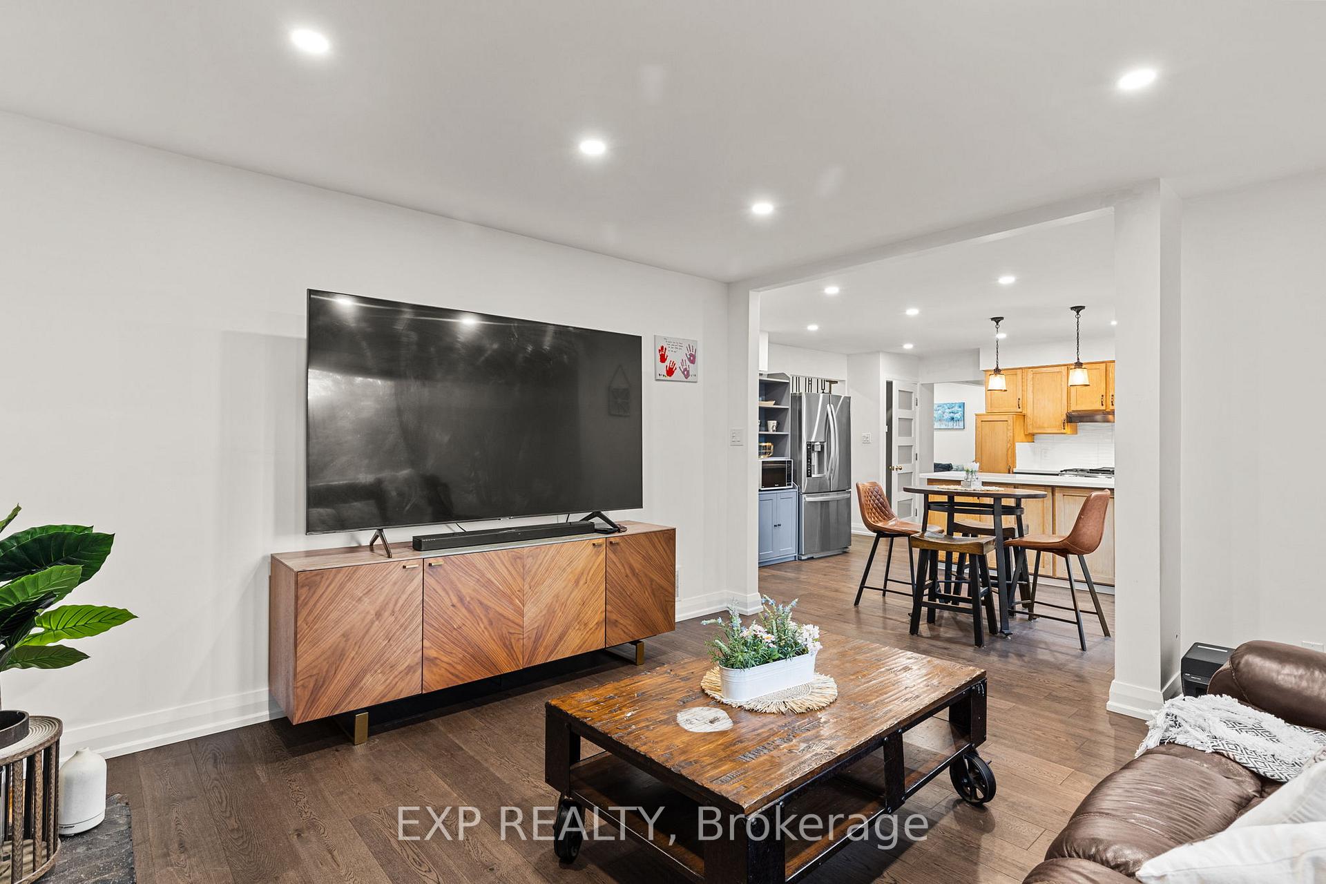 Photo 4 of 35 Pooles Road, Springwater, Midhurst — HOMEH