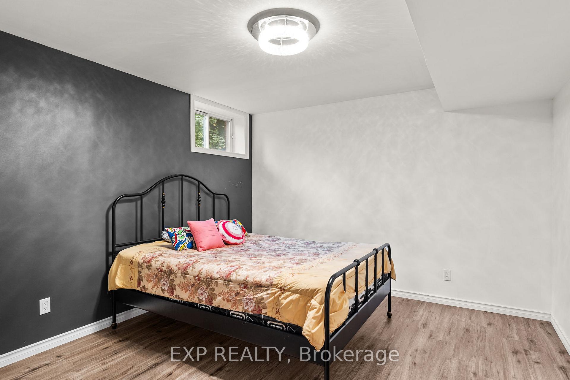 Photo 16 of 35 Pooles Road, Springwater, Midhurst — HOMEH