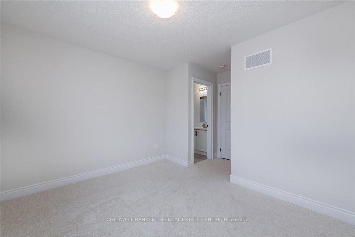 Photo 11 of 26 Philip Joseph Lane, Uxbridge — HOMEH