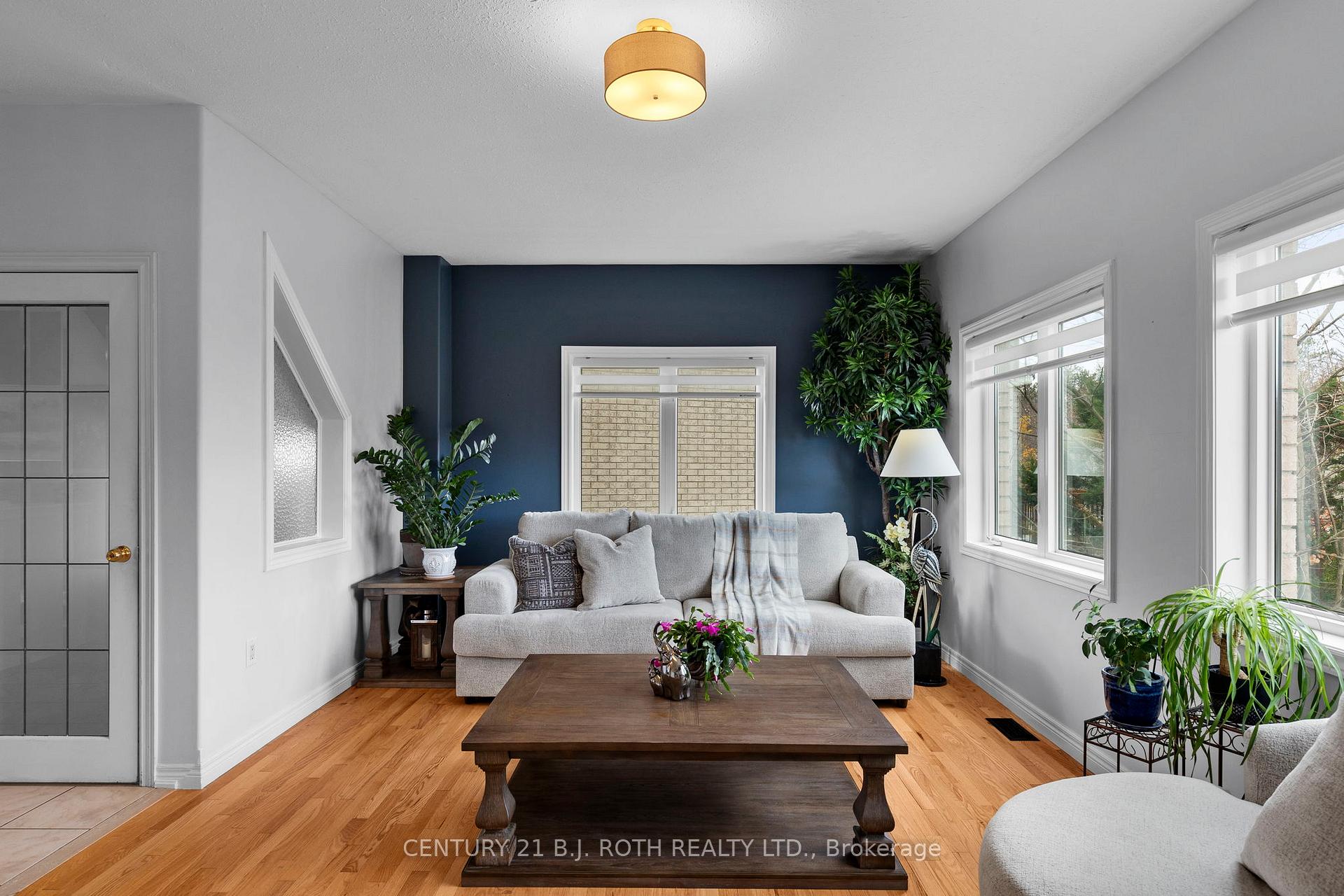 Photo 9 of 36 Stapleton Place, Barrie, Ardagh — HOMEH