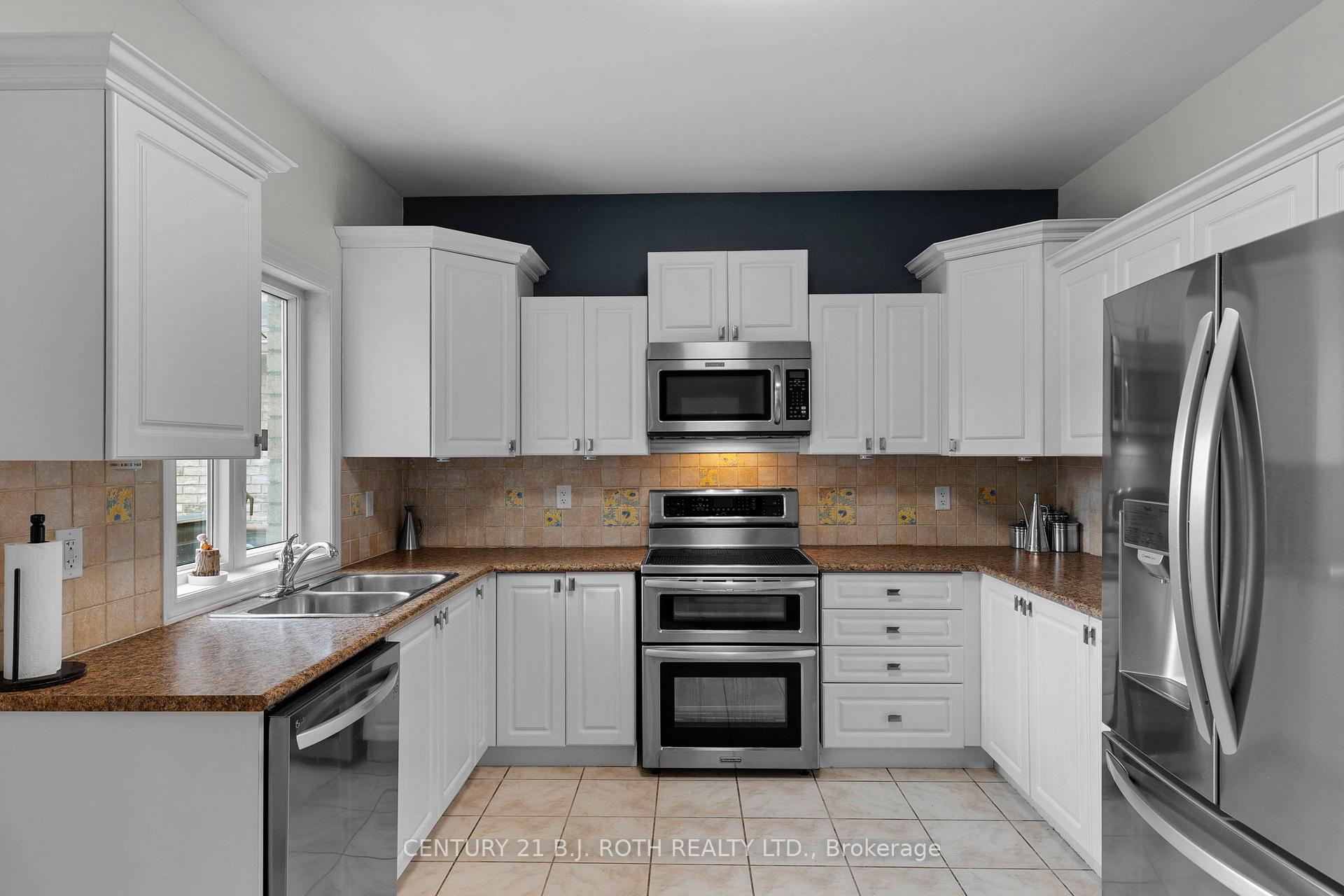 Photo 21 of 36 Stapleton Place, Barrie, Ardagh — HOMEH
