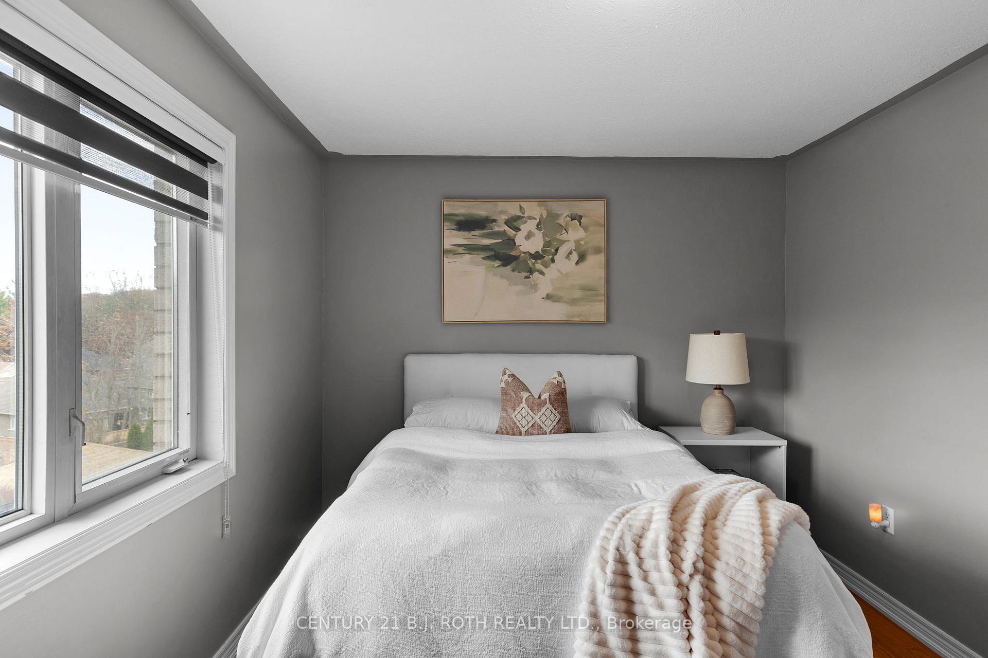 Photo 8 of 36 Stapleton Place, Barrie, Ardagh — HOMEH