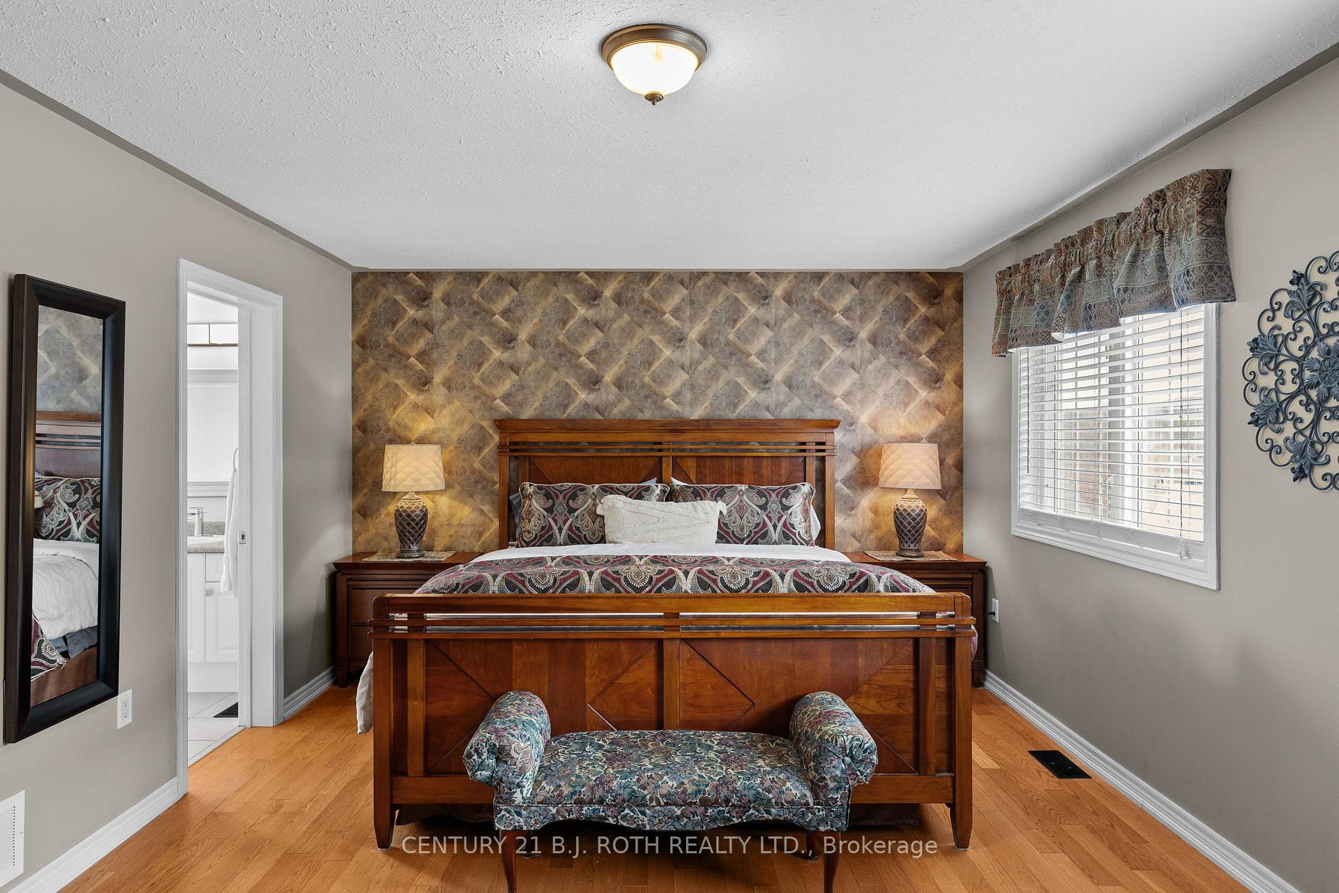 Photo 12 of 36 Stapleton Place, Barrie, Ardagh — HOMEH