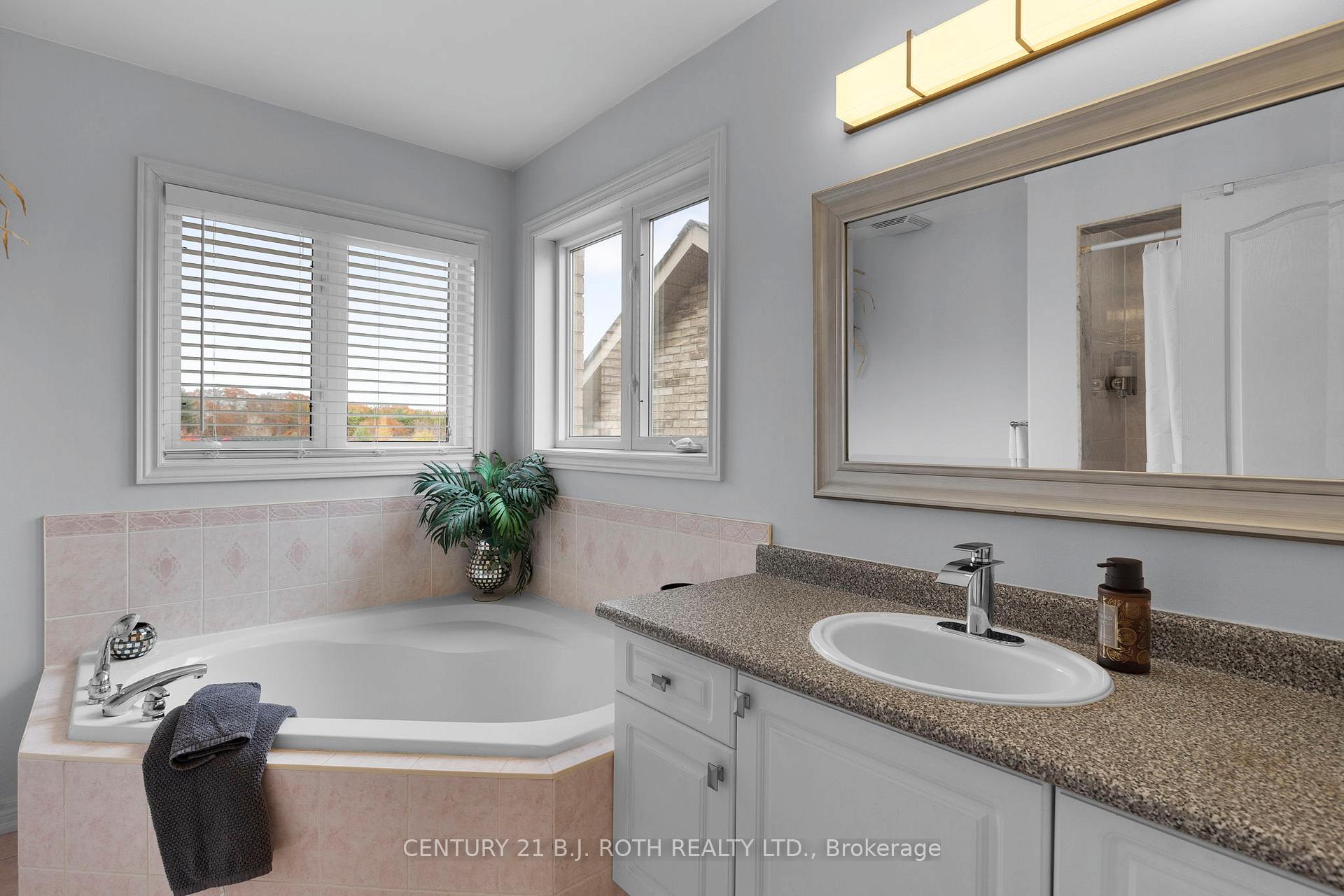 Photo 16 of 36 Stapleton Place, Barrie, Ardagh — HOMEH