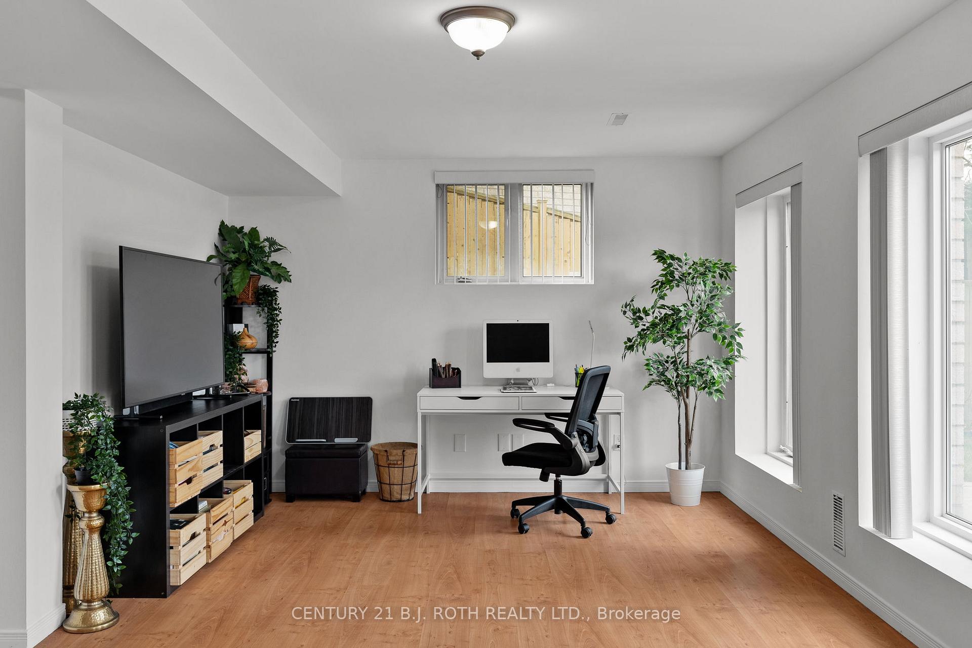Photo 17 of 36 Stapleton Place, Barrie, Ardagh — HOMEH