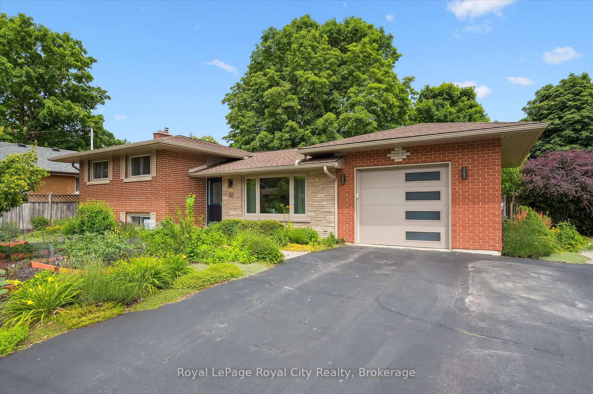 Photo 1 of 1 Balmoral Drive, Guelph, Riverside Park — HOMEH