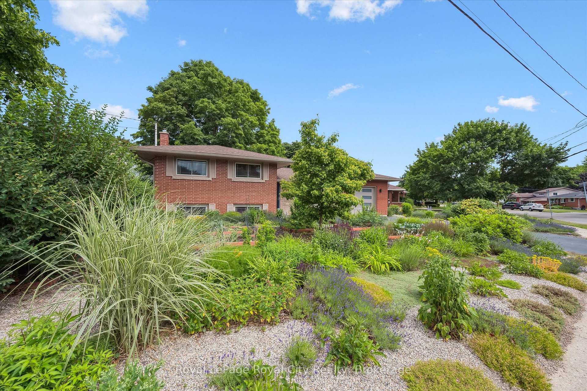 Photo 5 of 1 Balmoral Drive, Guelph, Riverside Park — HOMEH