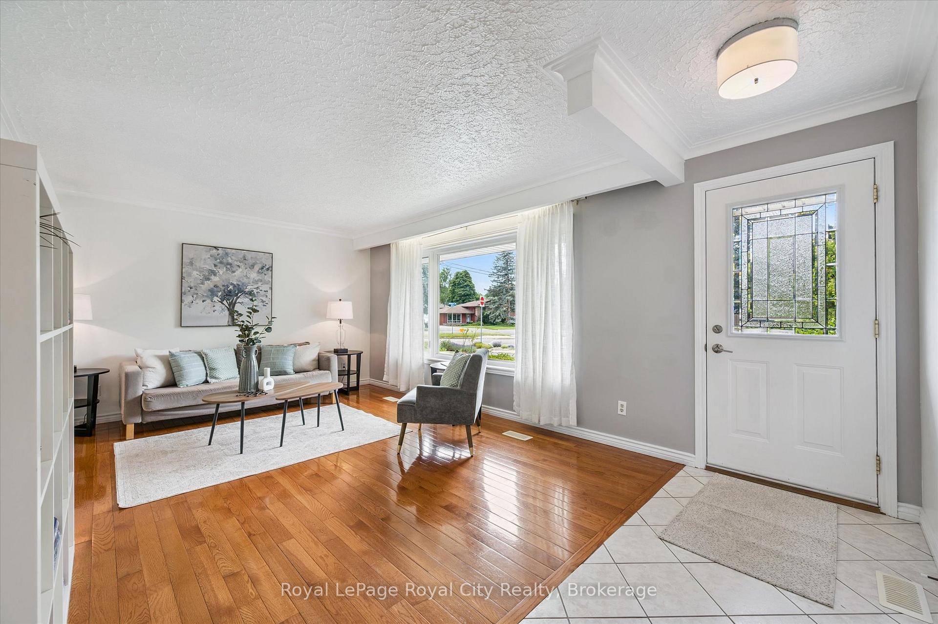 Photo 8 of 1 Balmoral Drive, Guelph, Riverside Park — HOMEH
