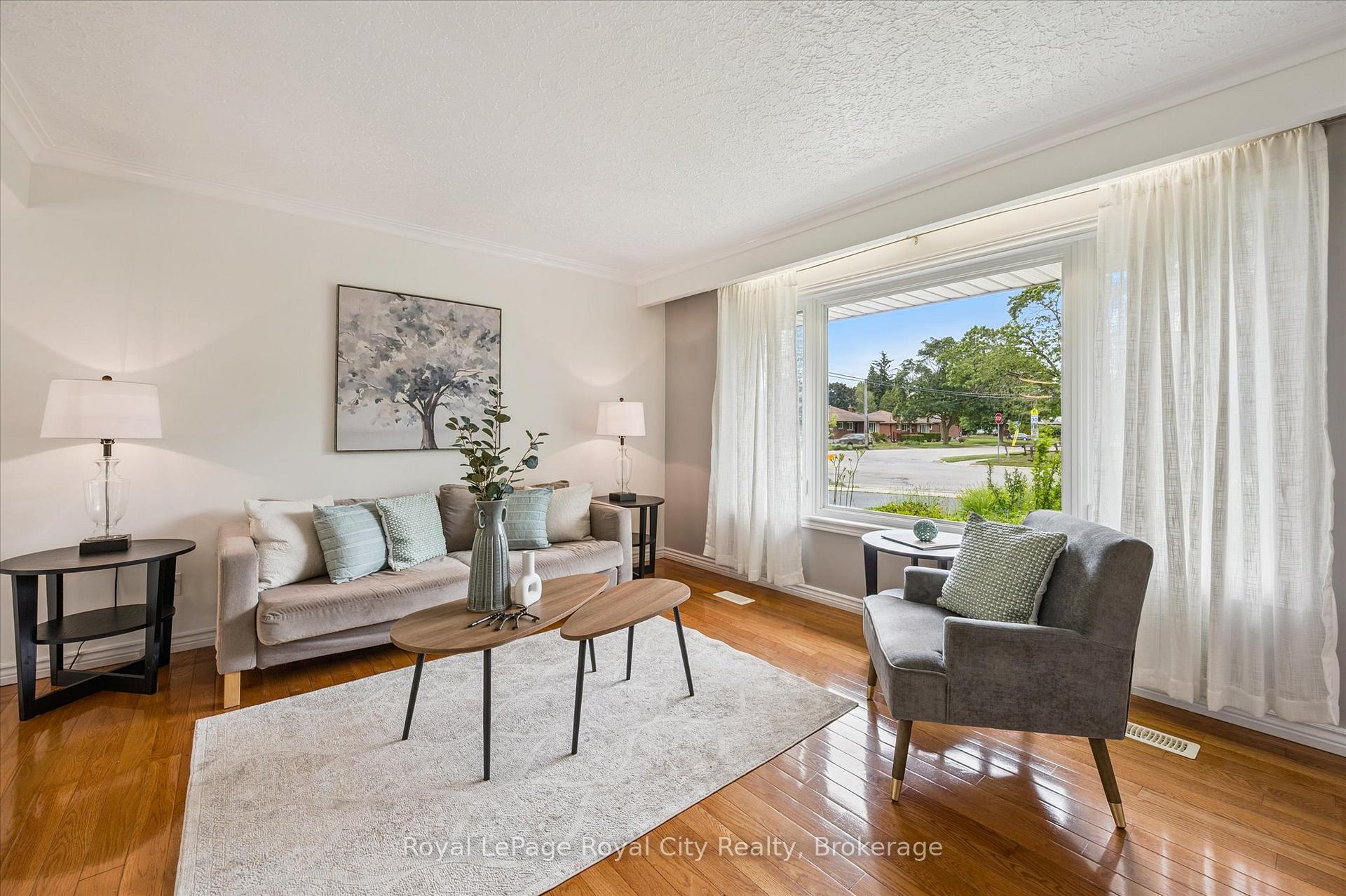 Photo 9 of 1 Balmoral Drive, Guelph, Riverside Park — HOMEH