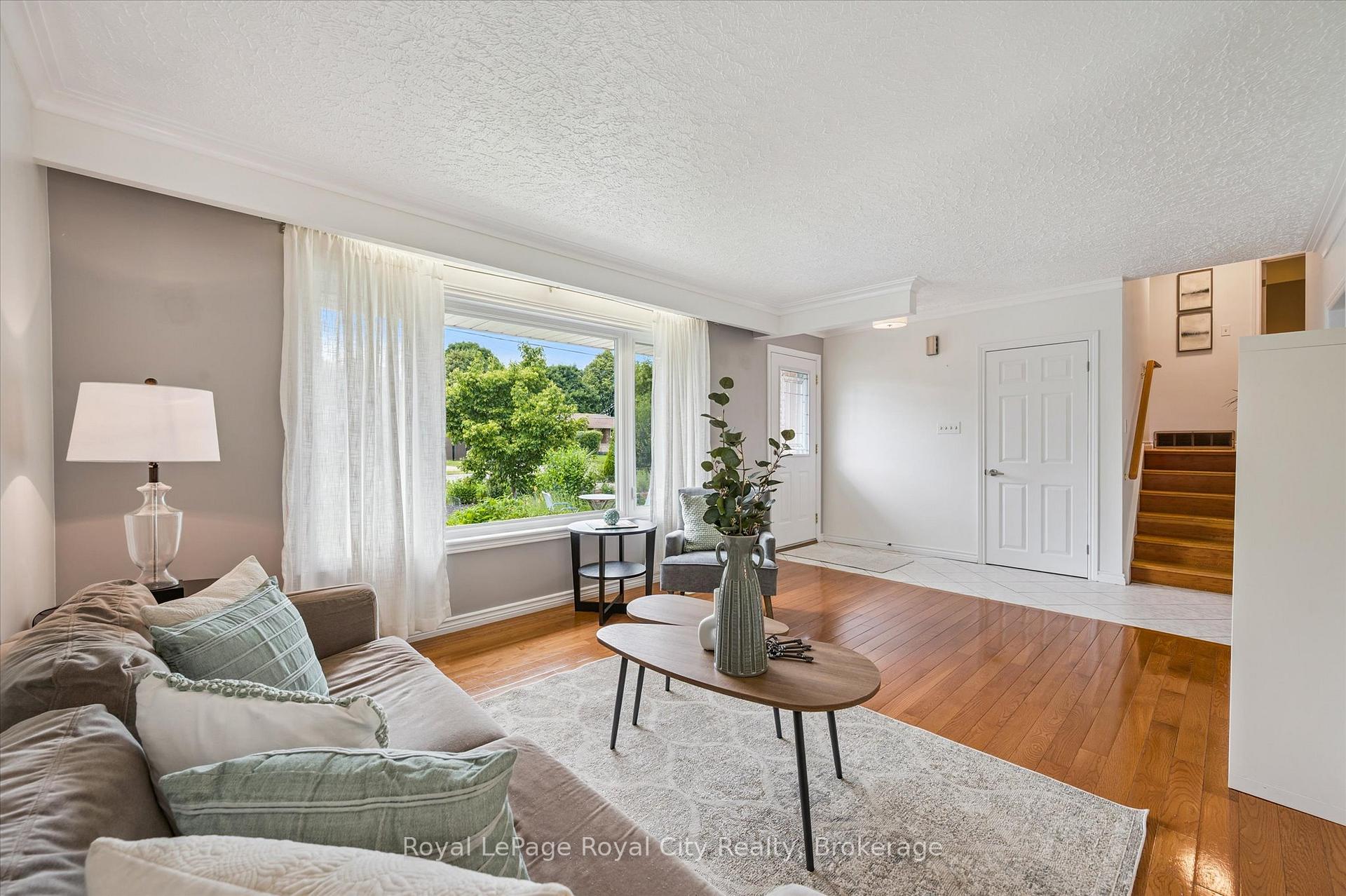Photo 10 of 1 Balmoral Drive, Guelph, Riverside Park — HOMEH