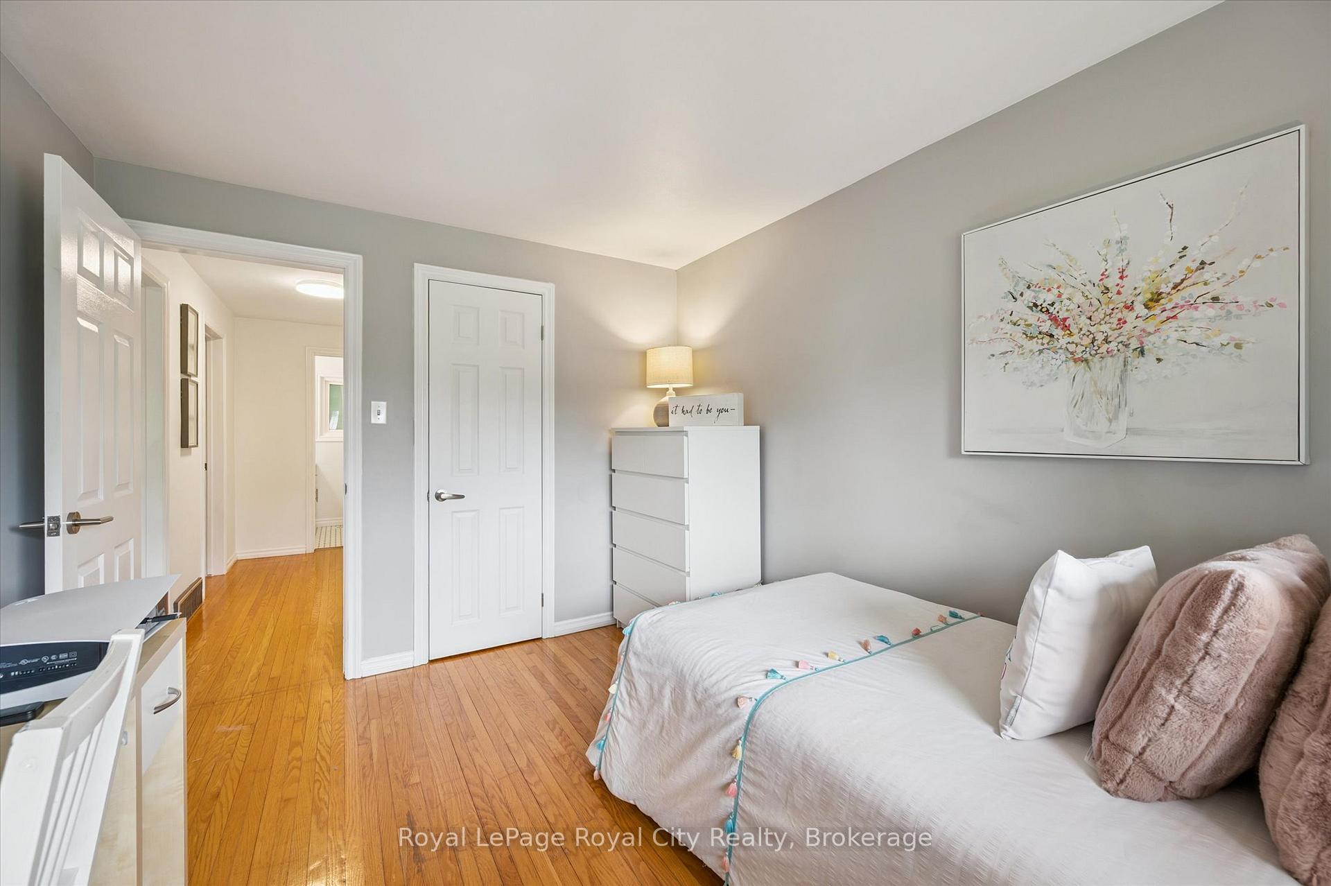 Photo 23 of 1 Balmoral Drive, Guelph, Riverside Park — HOMEH