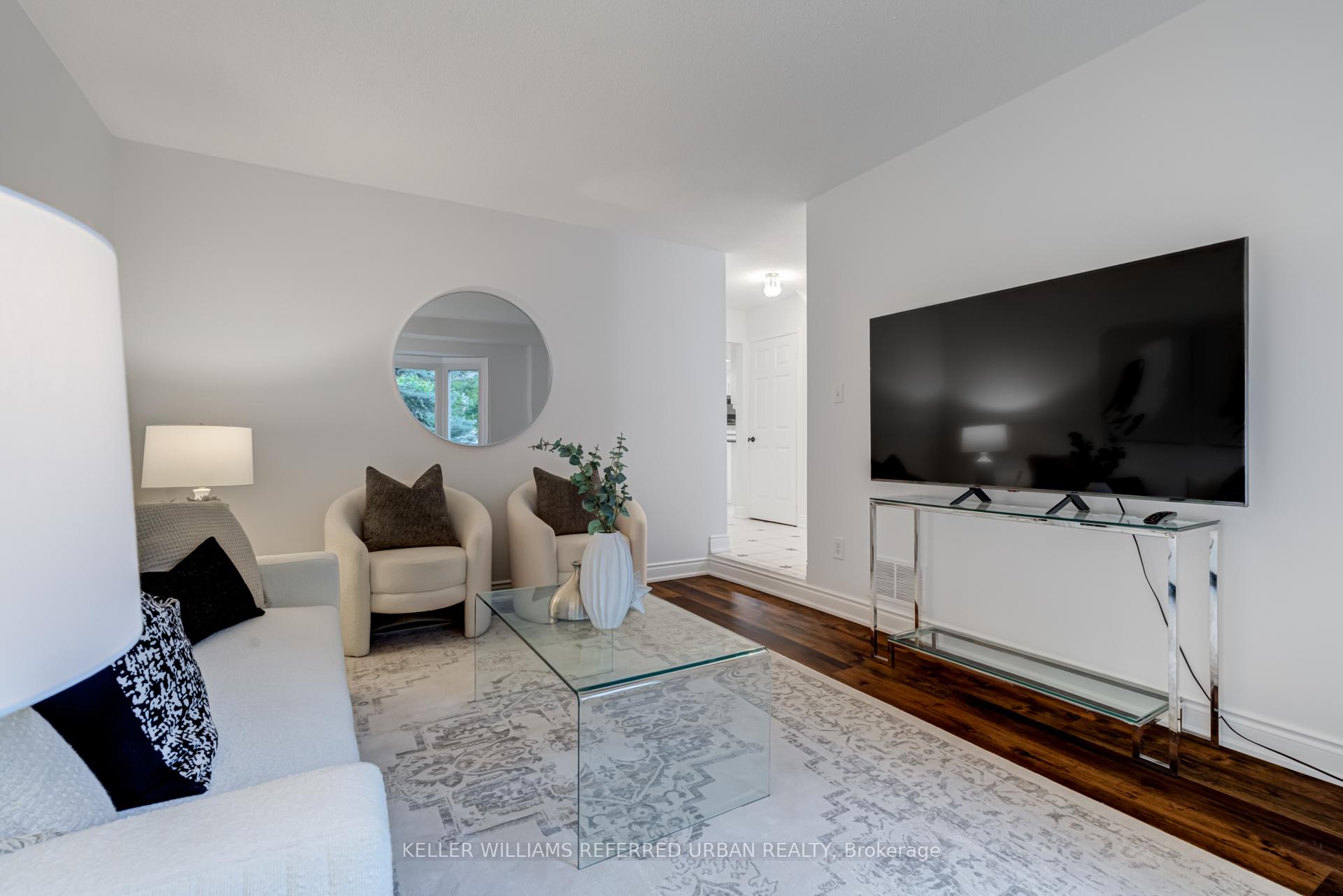 Photo 6 of 1 Cummings Court, Markham, Thornlea — HOMEH