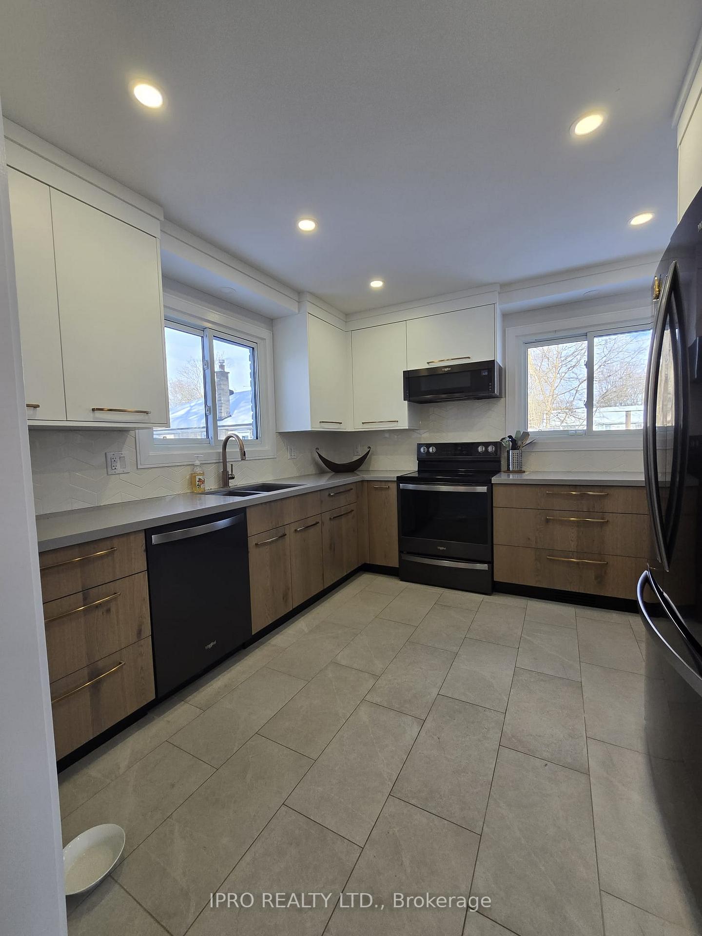Photo 8 of 46 Gunn Street, Barrie, Wellington — HOMEH