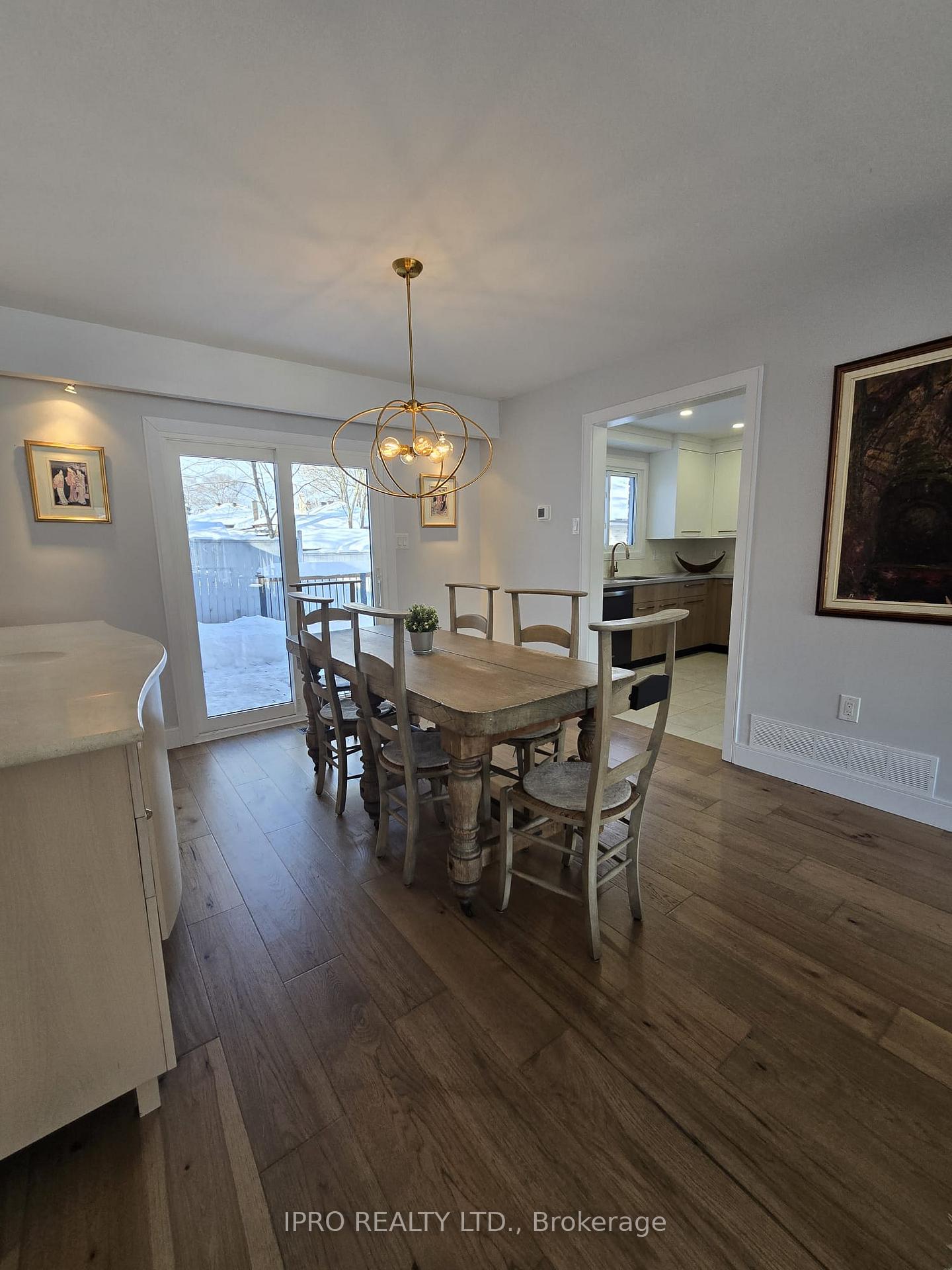 Photo 9 of 46 Gunn Street, Barrie, Wellington — HOMEH