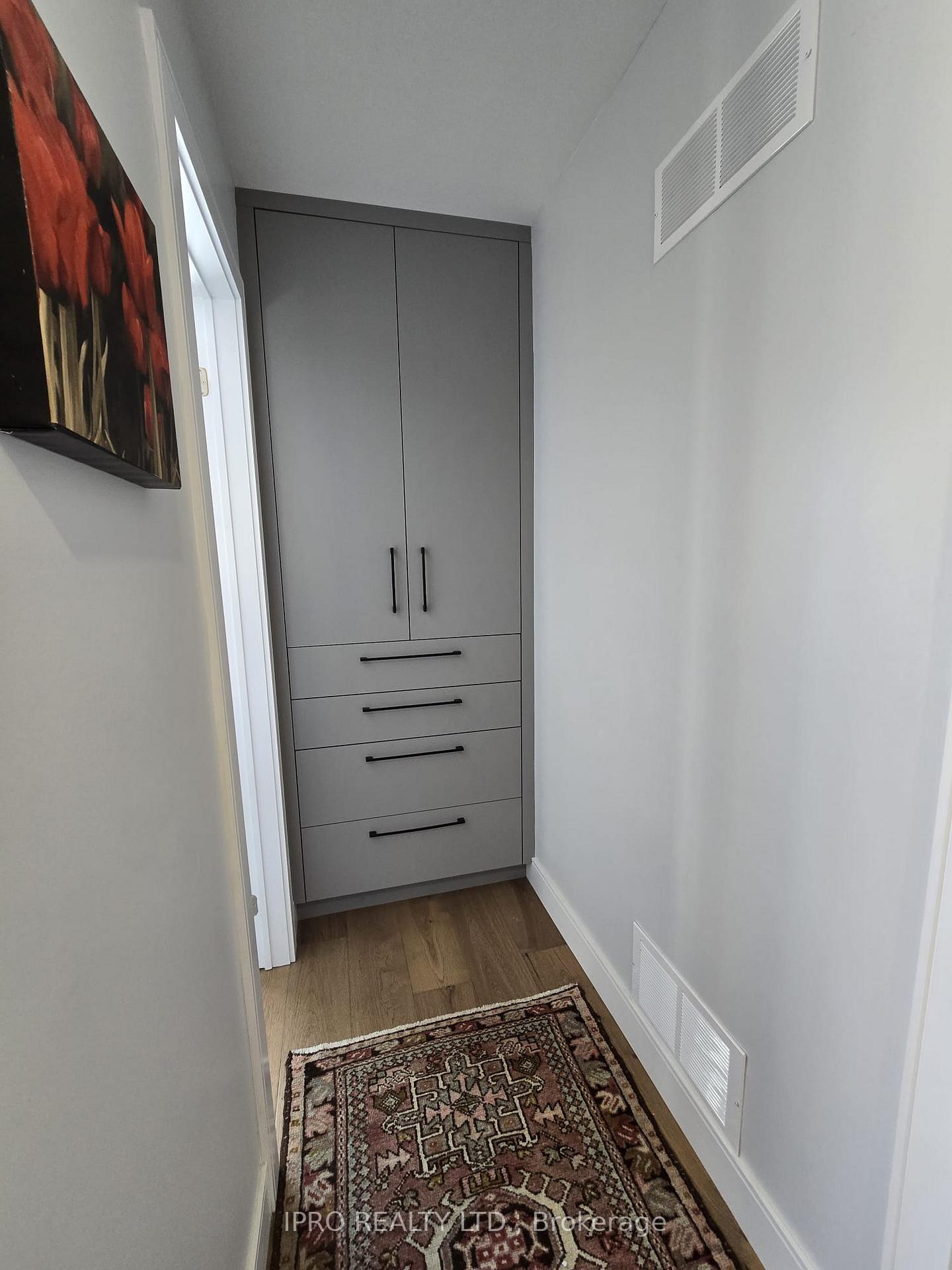 Photo 13 of 46 Gunn Street, Barrie, Wellington — HOMEH