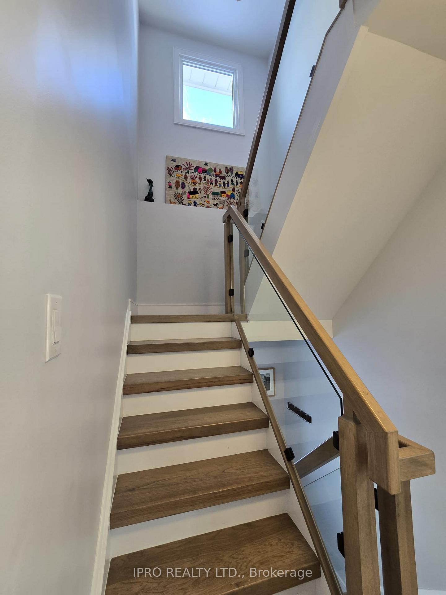 Photo 14 of 46 Gunn Street, Barrie, Wellington — HOMEH