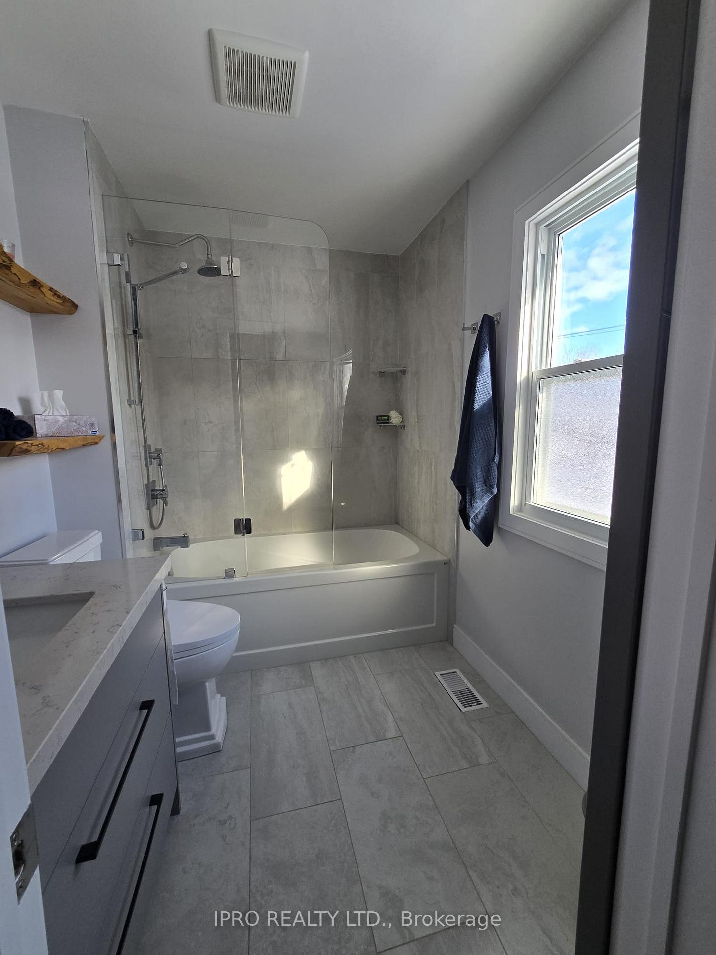 Photo 20 of 46 Gunn Street, Barrie, Wellington — HOMEH