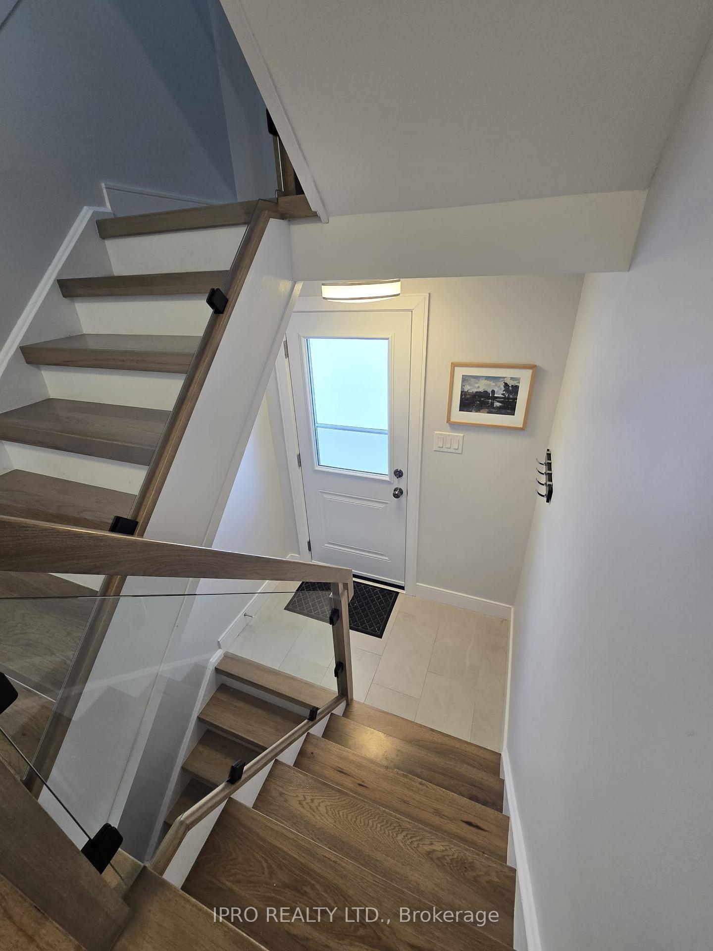 Photo 22 of 46 Gunn Street, Barrie, Wellington — HOMEH
