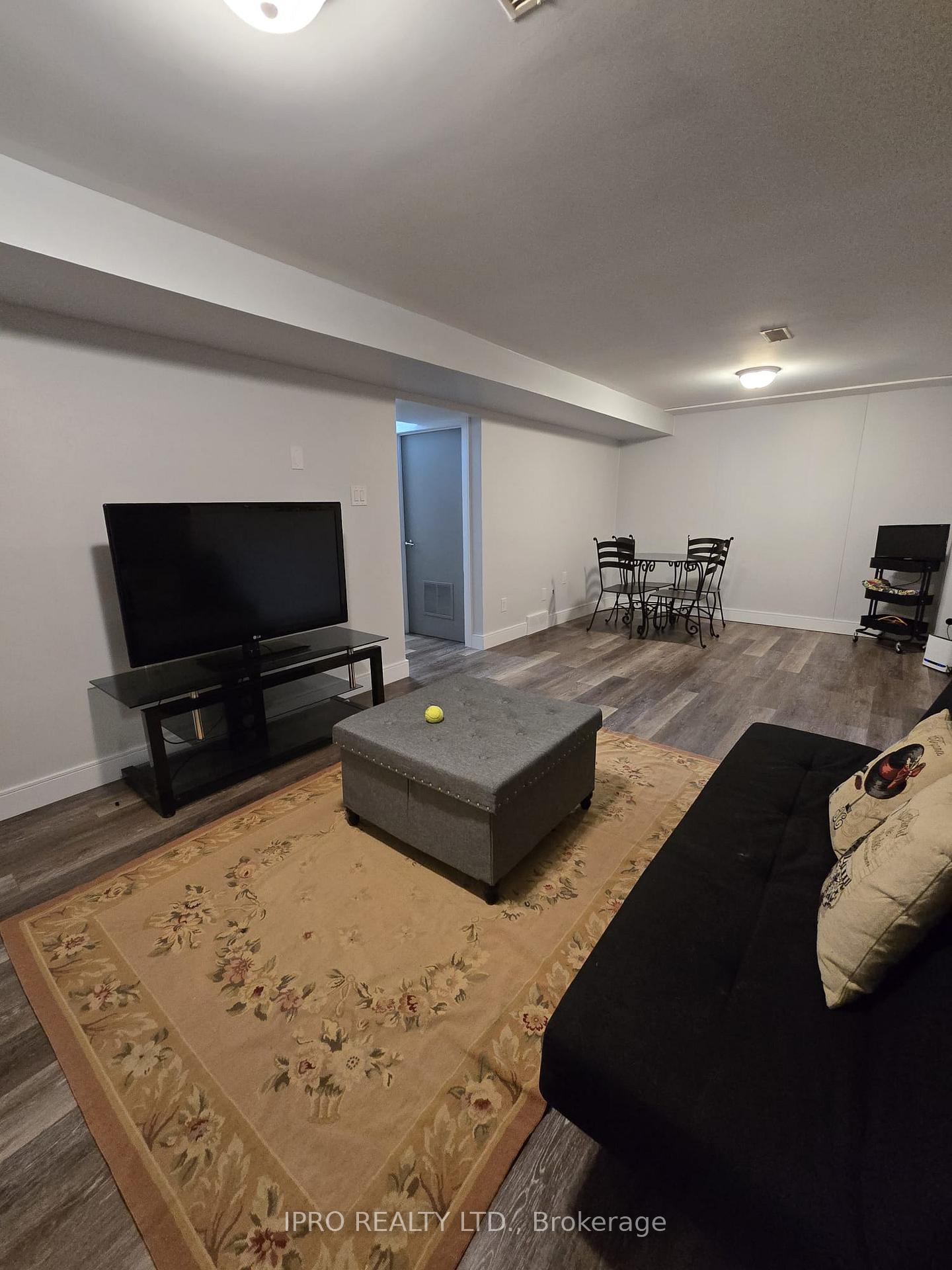 Photo 31 of 46 Gunn Street, Barrie, Wellington — HOMEH