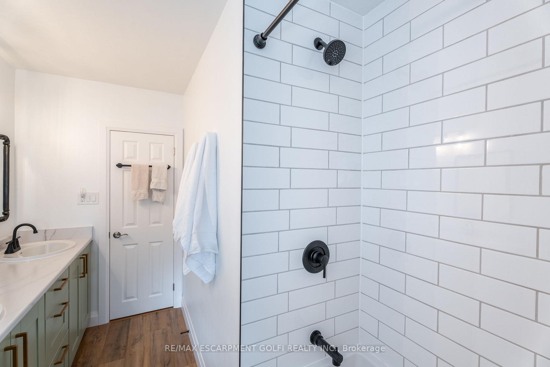 Photo 15 of 22 Nelles Road N, Grimsby, Grimsby East — HOMEH