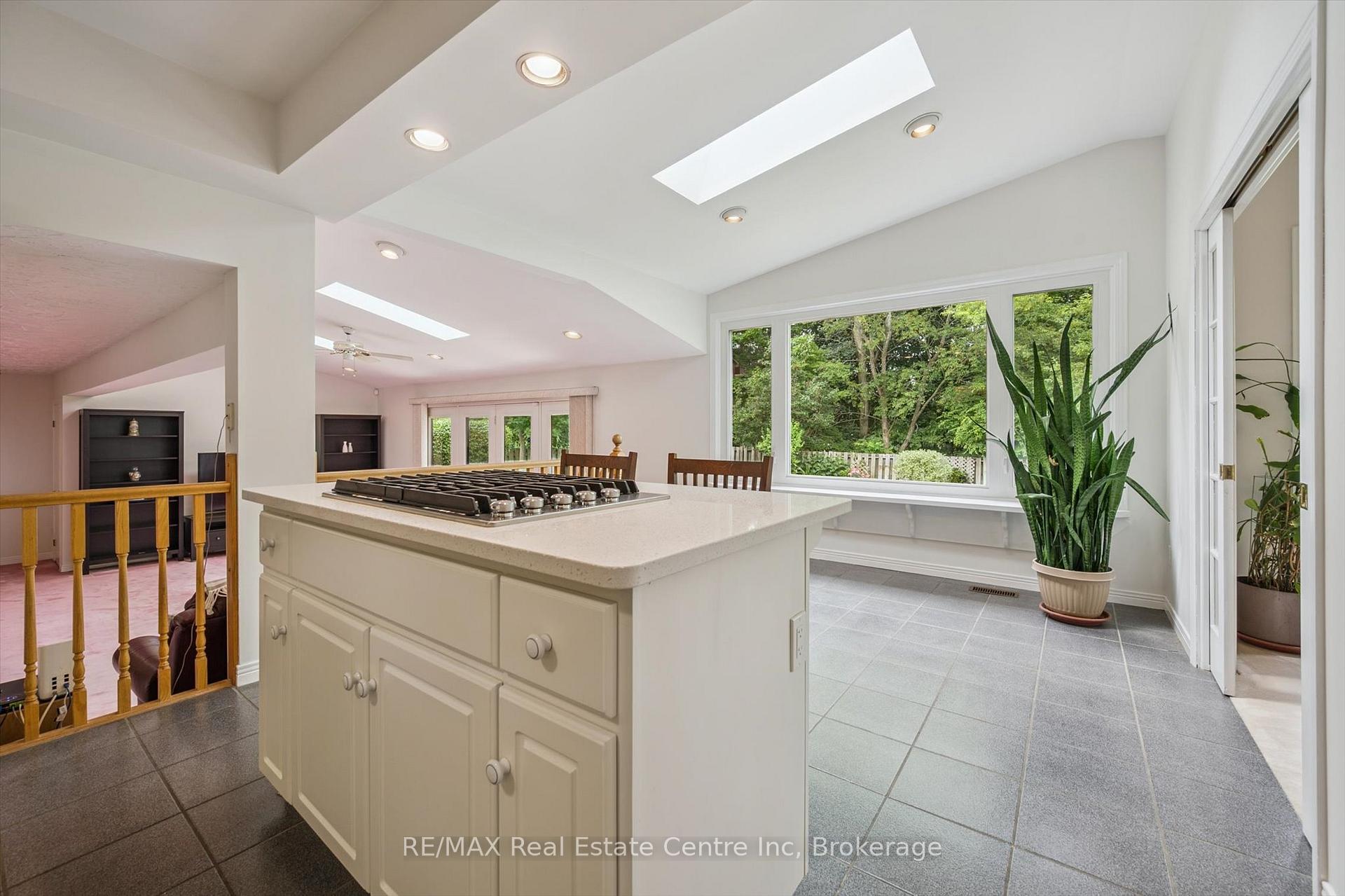 Photo 12 of 101 Harvard Road, Guelph, Kortright West — HOMEH