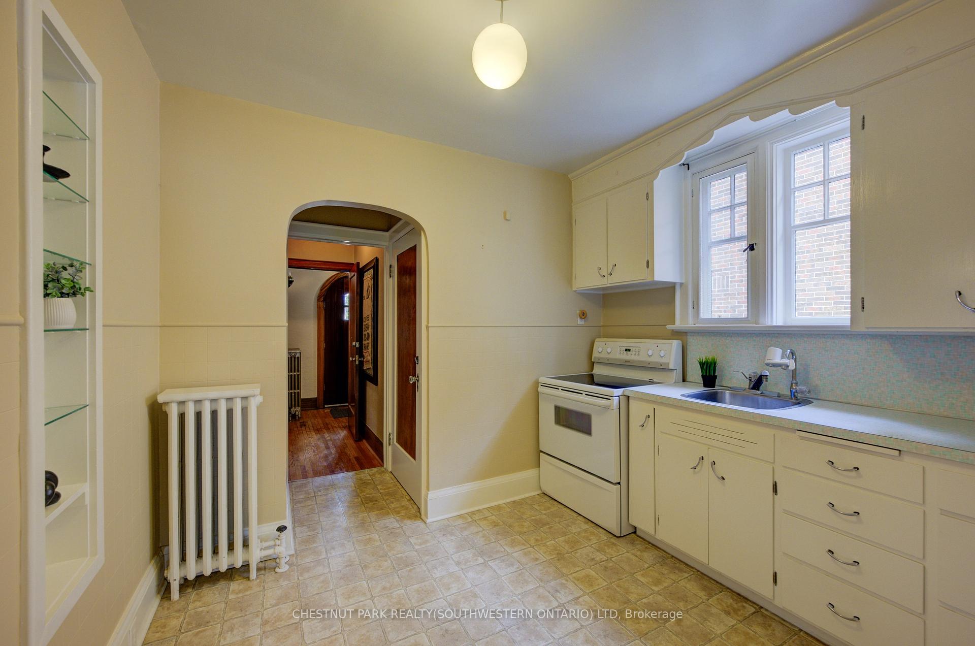 Photo 3 of 89 Stirling Avenue N, Kitchener — HOMEH