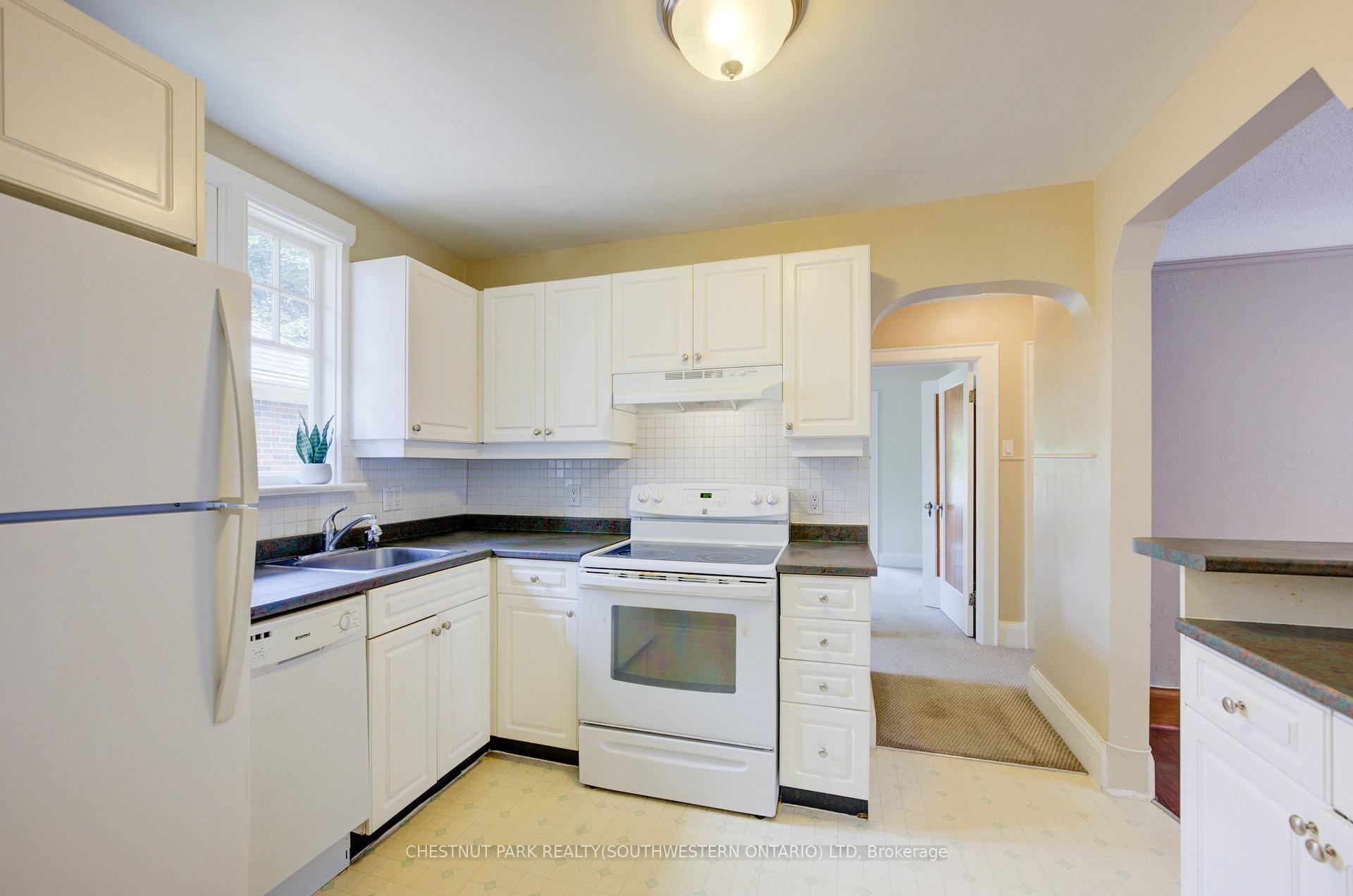 Photo 27 of 89 Stirling Avenue N, Kitchener — HOMEH