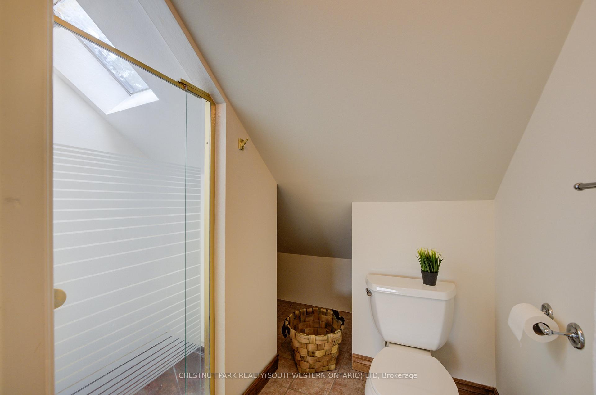 Photo 37 of 89 Stirling Avenue N, Kitchener — HOMEH