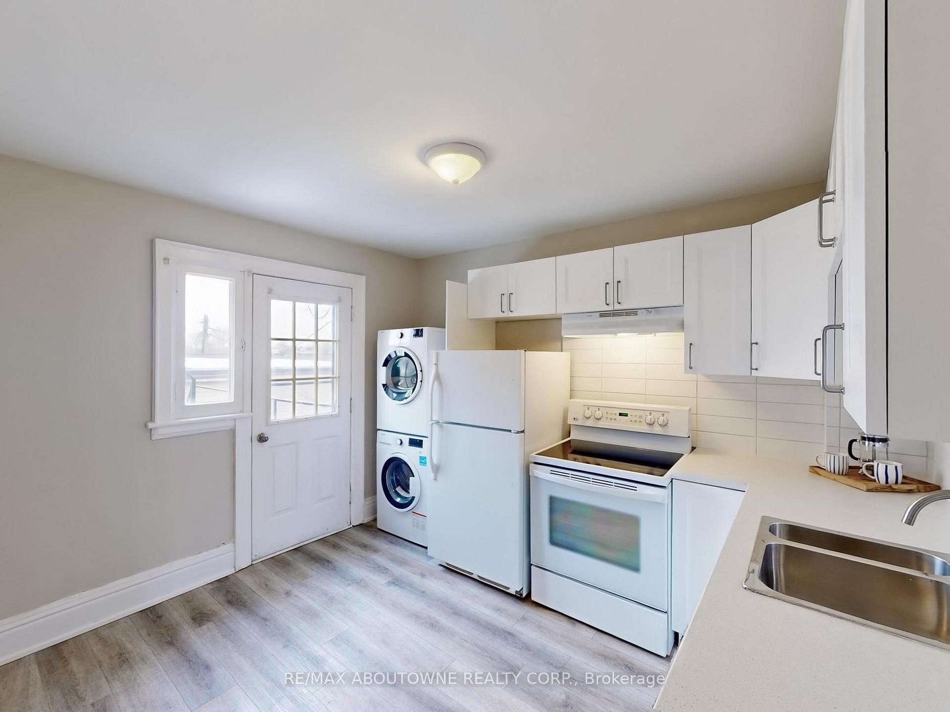 Photo 3 of Unit 2, 67 Aikman Avenue, Hamilton, Gibson — HOMEH