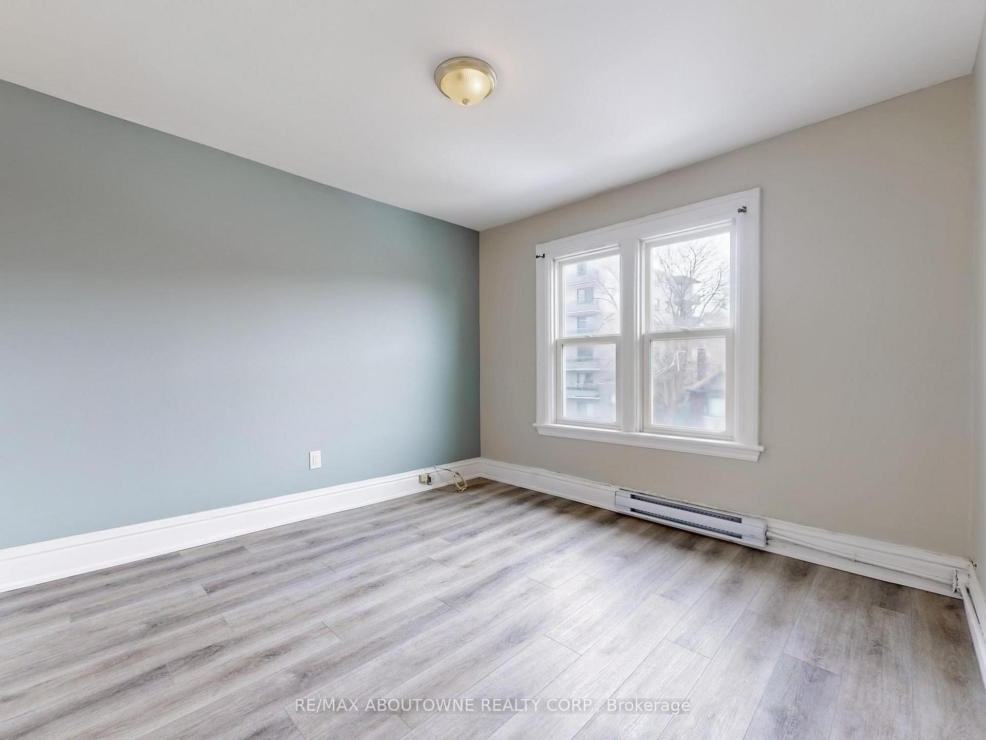 Photo 5 of Unit 2, 67 Aikman Avenue, Hamilton, Gibson — HOMEH