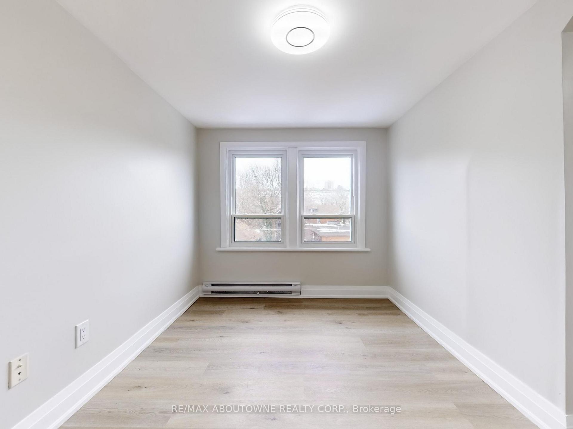 Photo 6 of Unit 2, 67 Aikman Avenue, Hamilton, Gibson — HOMEH