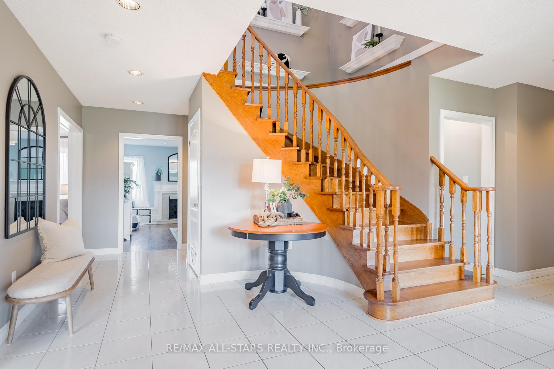 Photo 5 of 8 Campbell Drive, Uxbridge — HOMEH