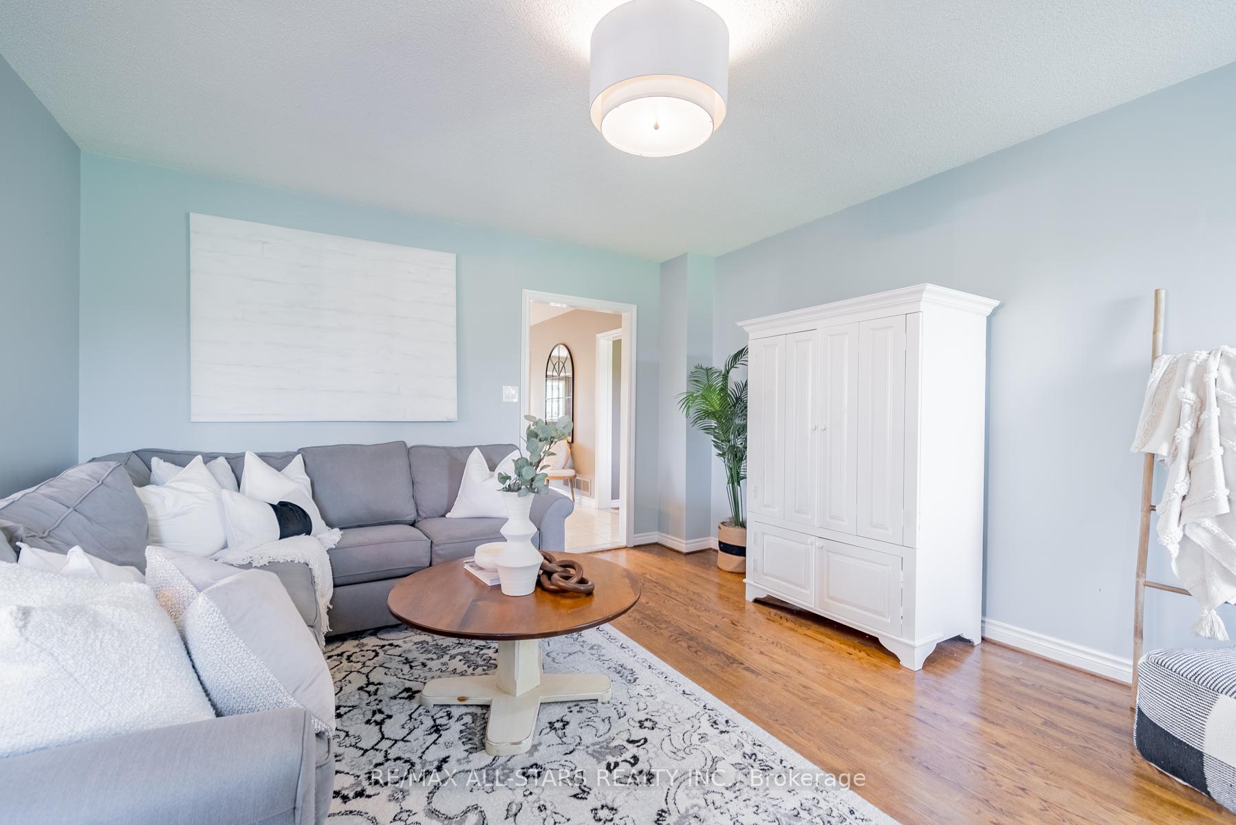 Photo 15 of 8 Campbell Drive, Uxbridge — HOMEH