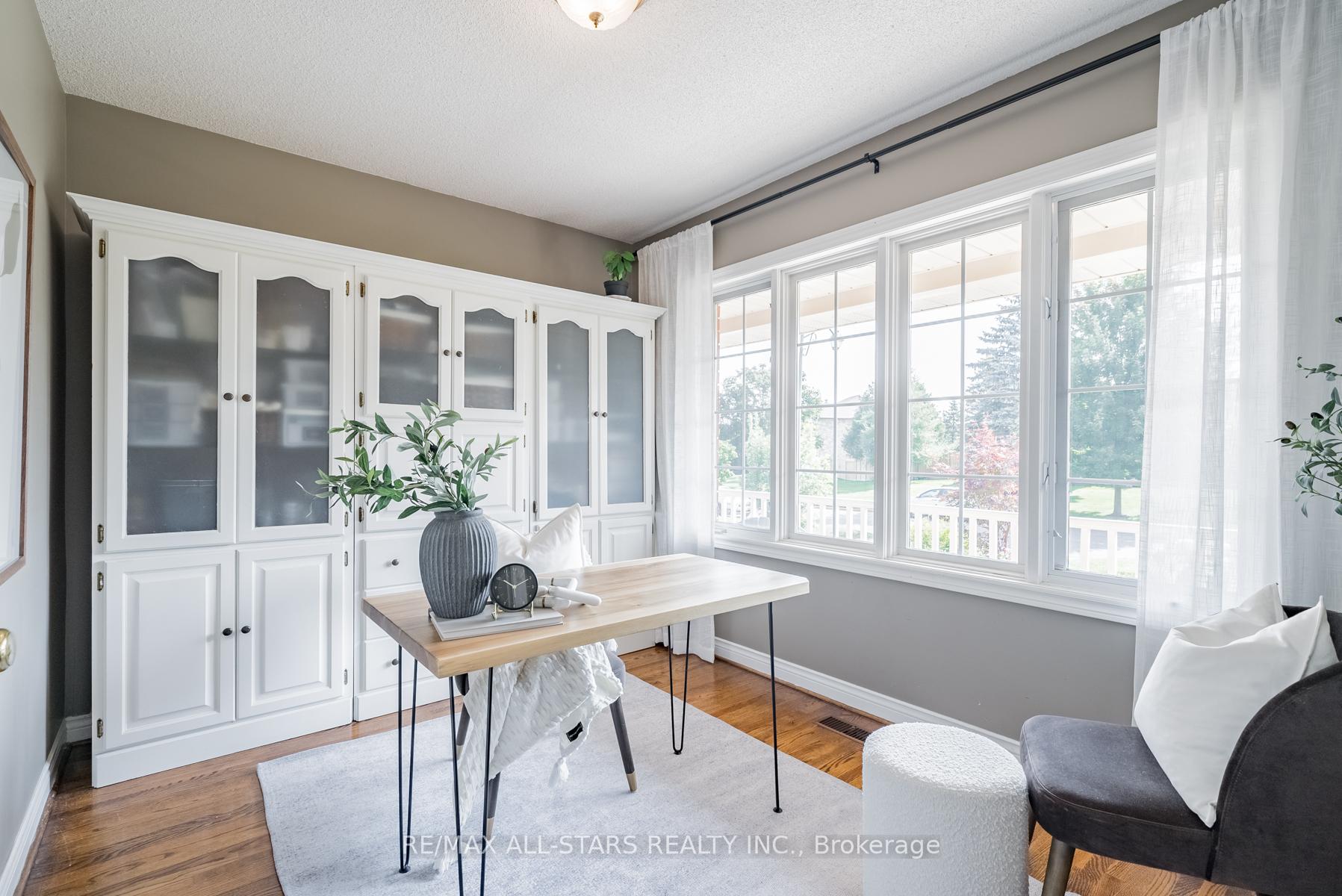 Photo 10 of 8 Campbell Drive, Uxbridge — HOMEH