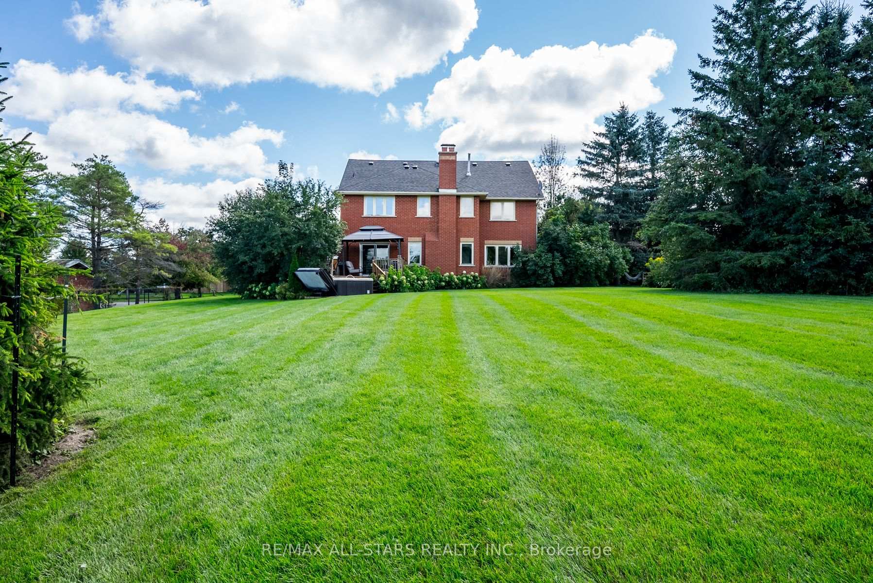 Photo 34 of 8 Campbell Drive, Uxbridge — HOMEH