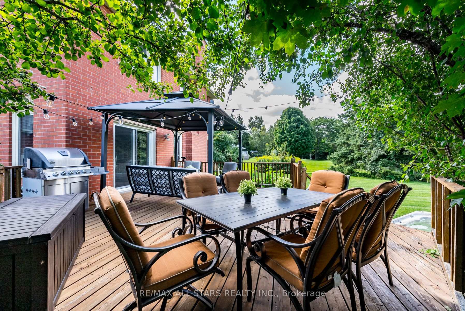 Photo 26 of 8 Campbell Drive, Uxbridge — HOMEH
