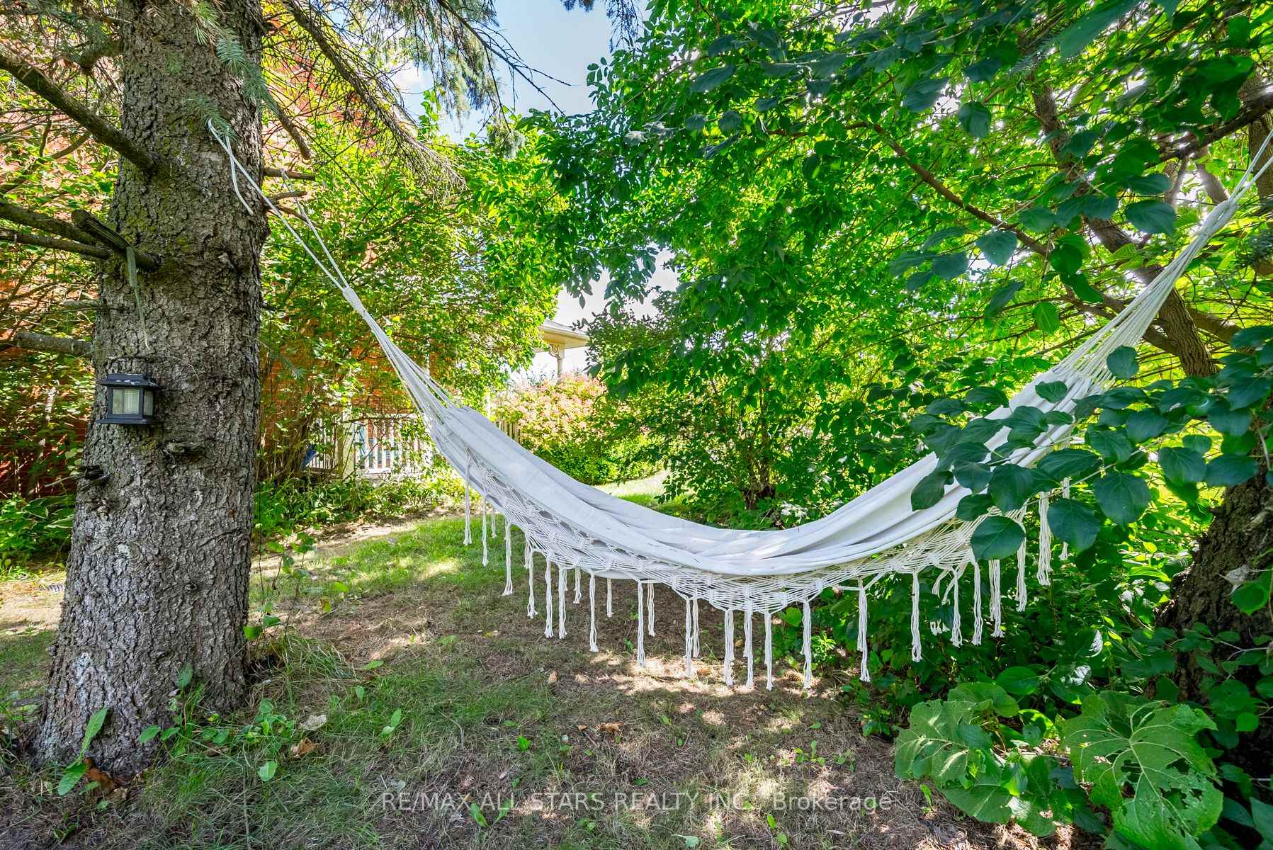 Photo 33 of 8 Campbell Drive, Uxbridge — HOMEH