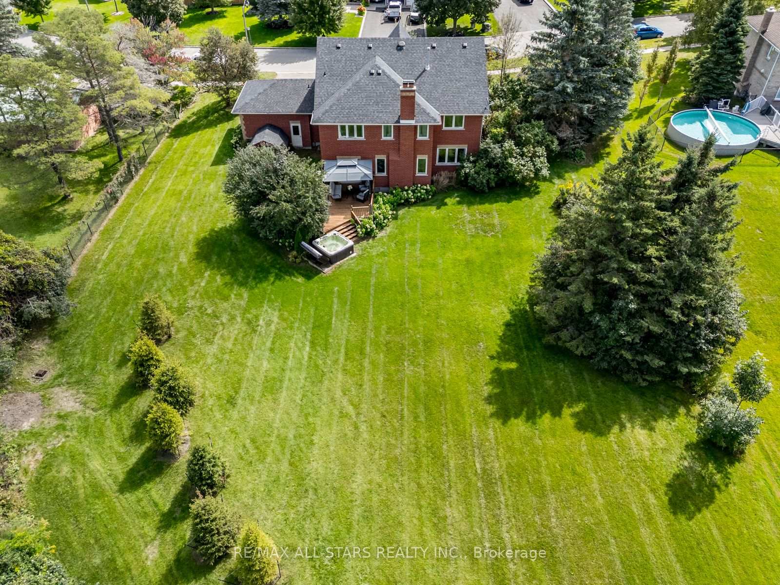 Photo 31 of 8 Campbell Drive, Uxbridge — HOMEH