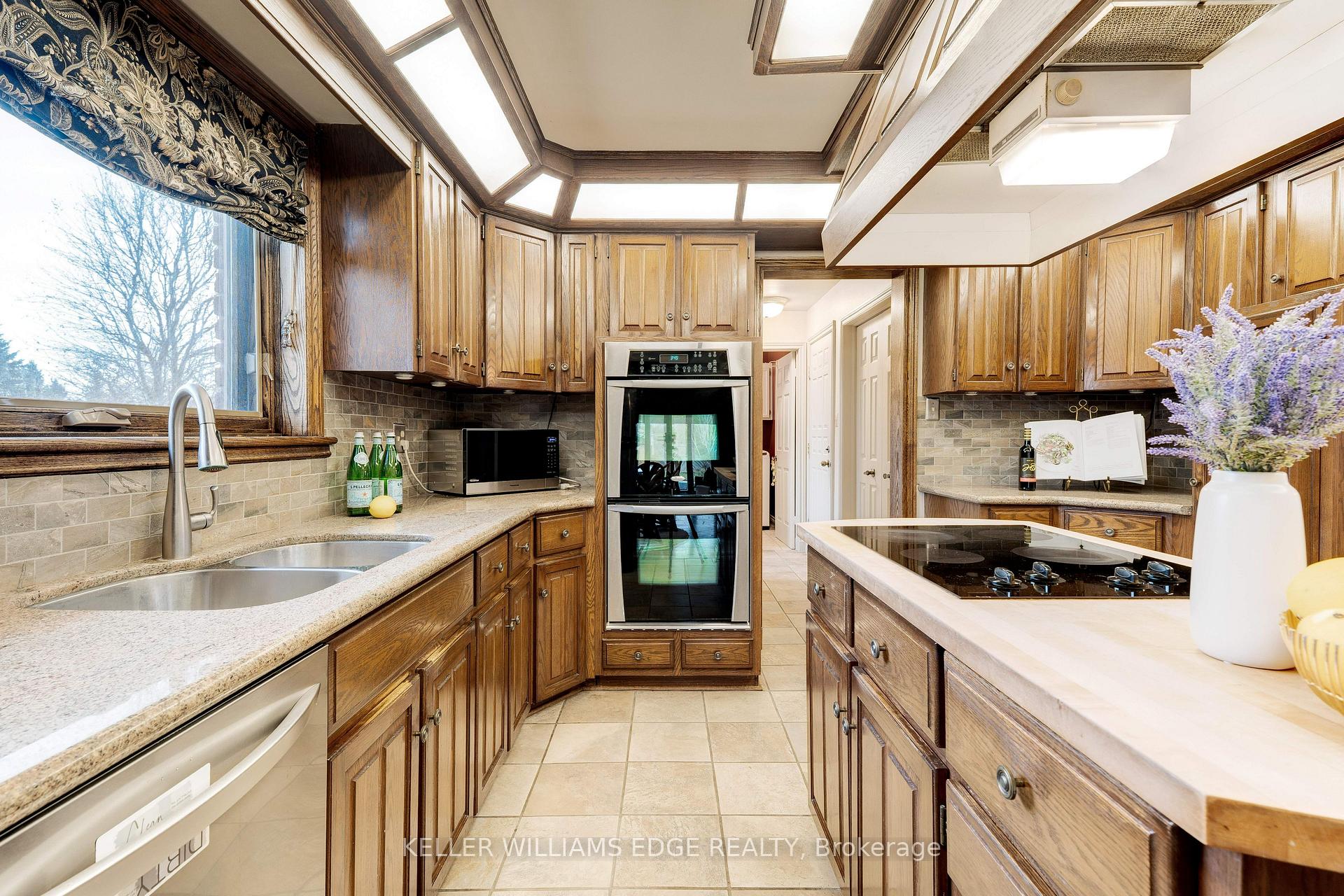 Photo 16 of 55 Kirby Avenue, Hamilton, Greensville — HOMEH