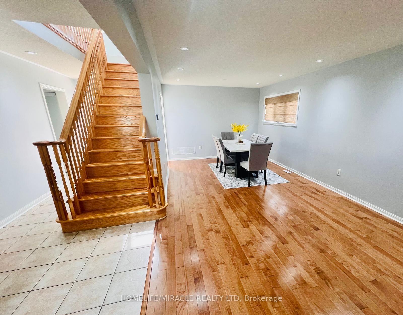 Photo 9 of 6 Mistybrook Crescent, Brampton, Fletcher's Meadow — HOMEH