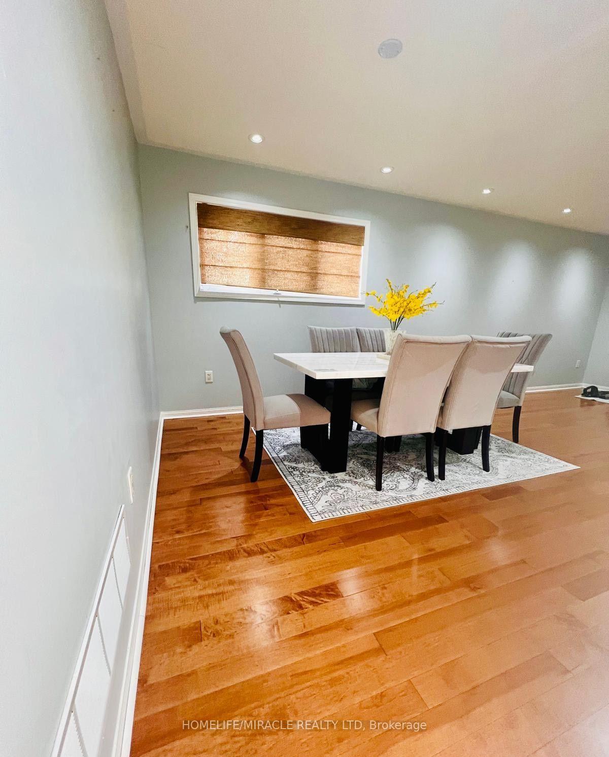 Photo 5 of 6 Mistybrook Crescent, Brampton, Fletcher's Meadow — HOMEH