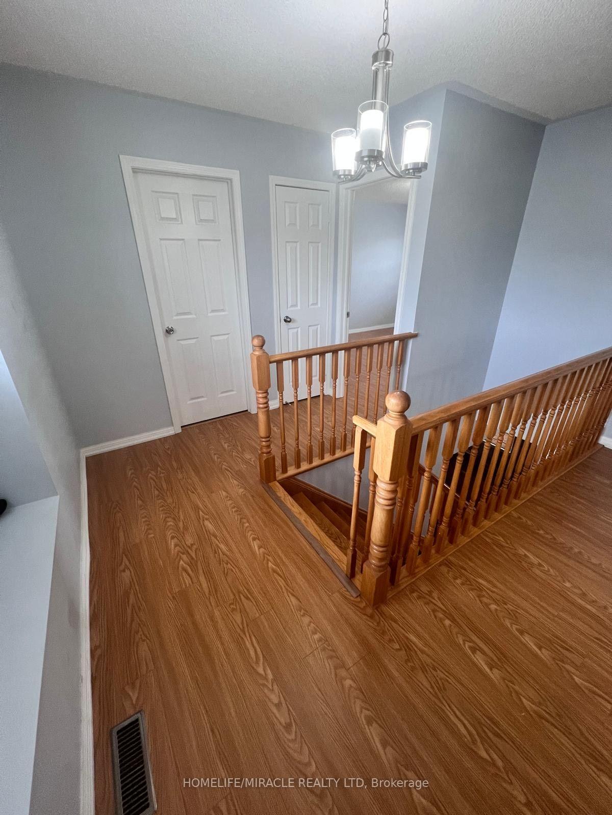 Photo 4 of 6 Mistybrook Crescent, Brampton, Fletcher's Meadow — HOMEH