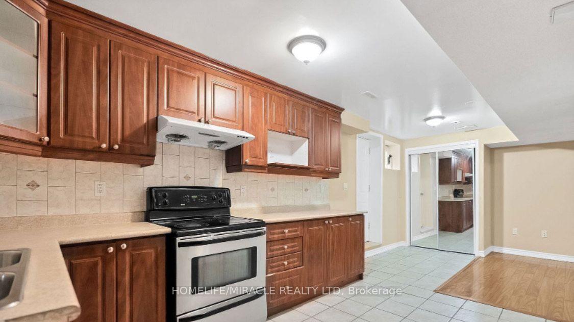 Photo 17 of 6 Mistybrook Crescent, Brampton, Fletcher's Meadow — HOMEH